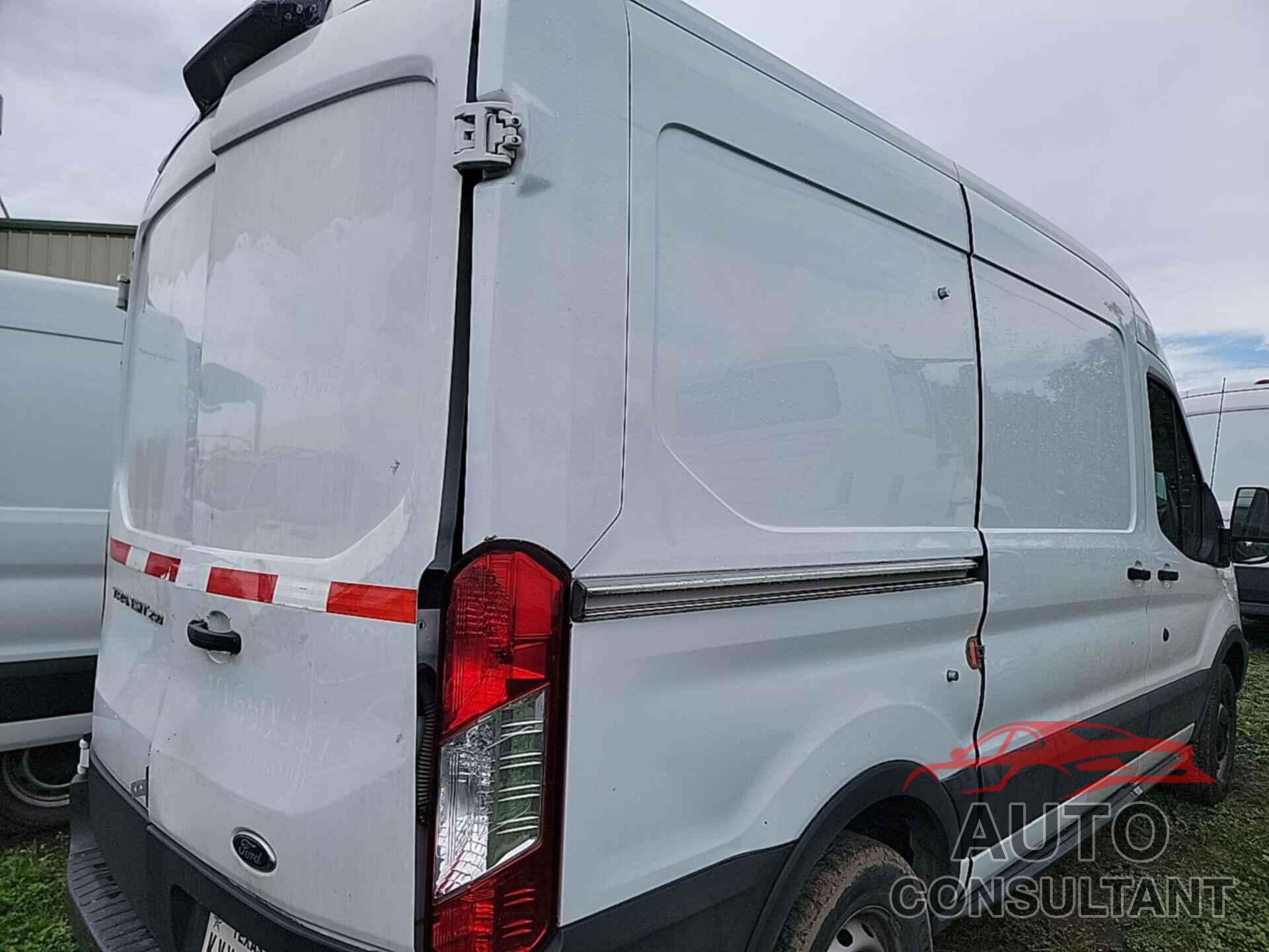 FORD TRANSIT-250 2018 - 1FTYR1CM5JKA69818