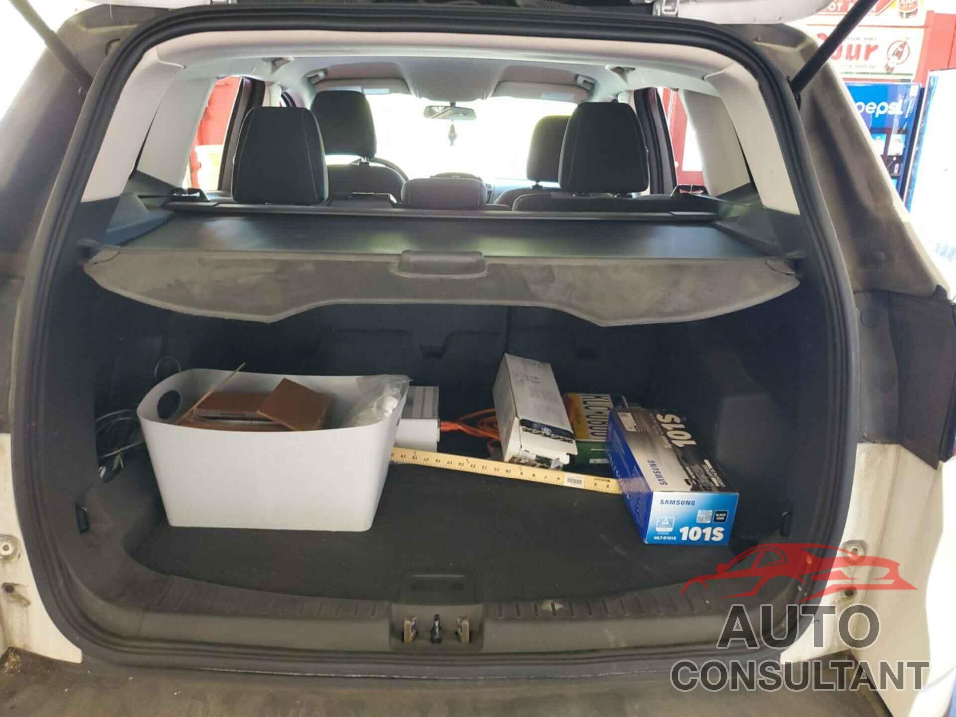 FORD ESCAPE 2017 - 1FMCU9GD4HUE17832