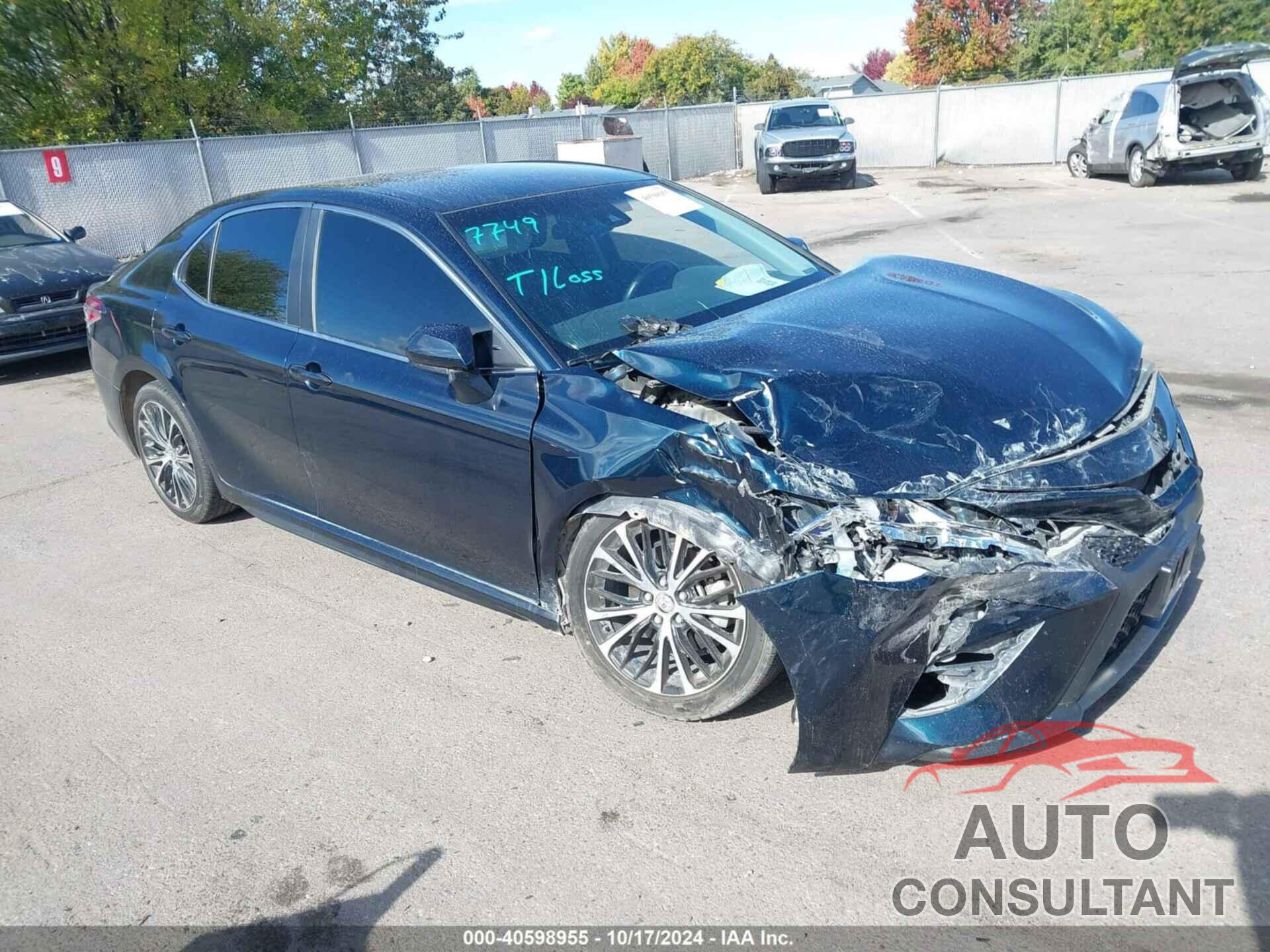 TOYOTA CAMRY 2018 - 4T1B11HK2JU672584