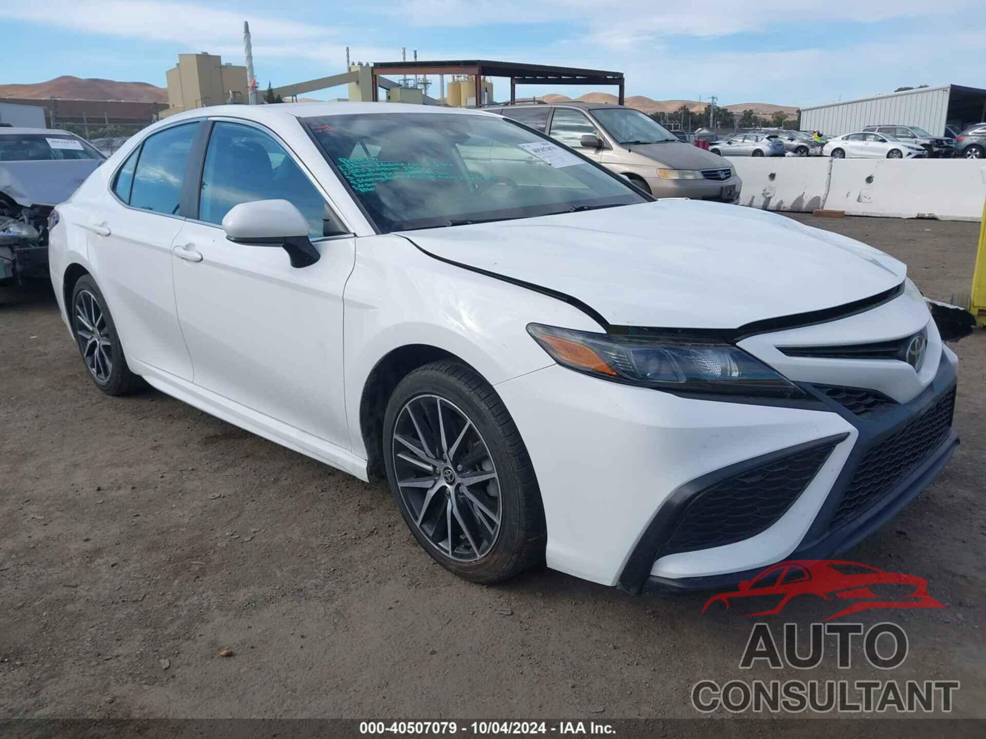 TOYOTA CAMRY 2021 - 4T1G11AK4MU543489