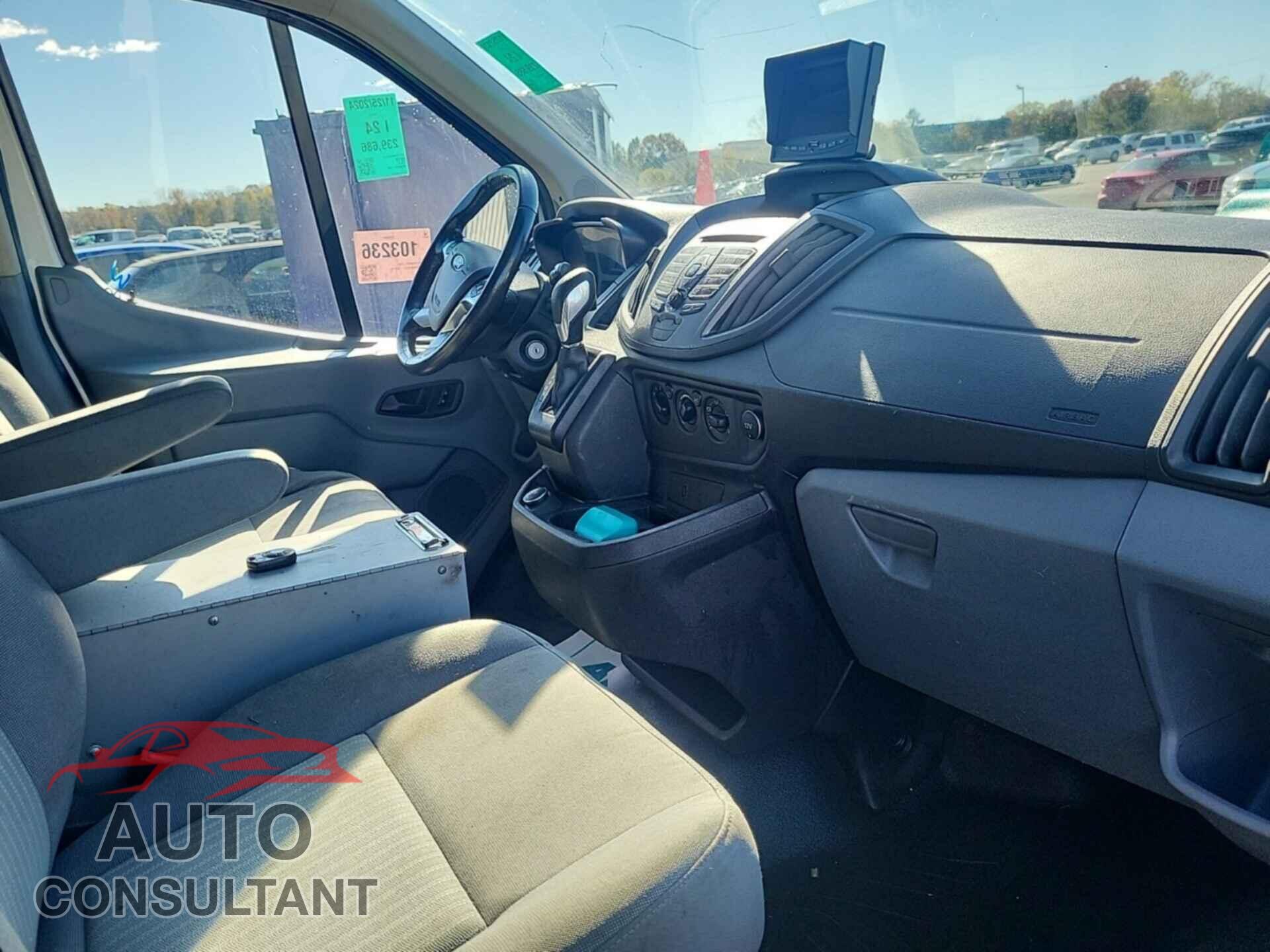 FORD TRANSIT 2017 - 1FTYE1YM4HKB28131