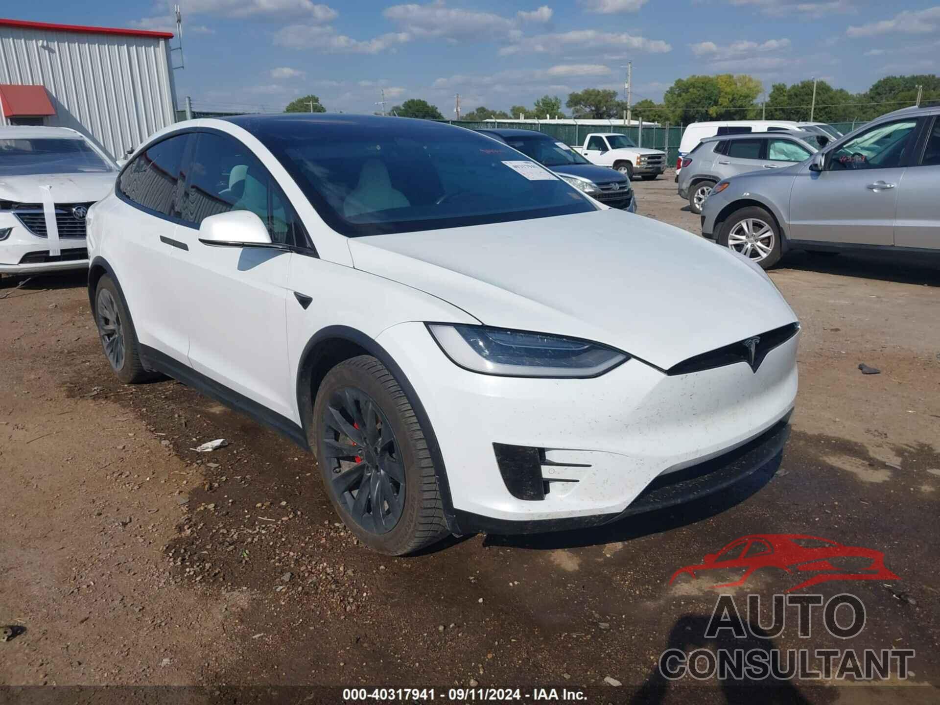 TESLA MODEL X 2019 - 5YJXCBE44KF211655