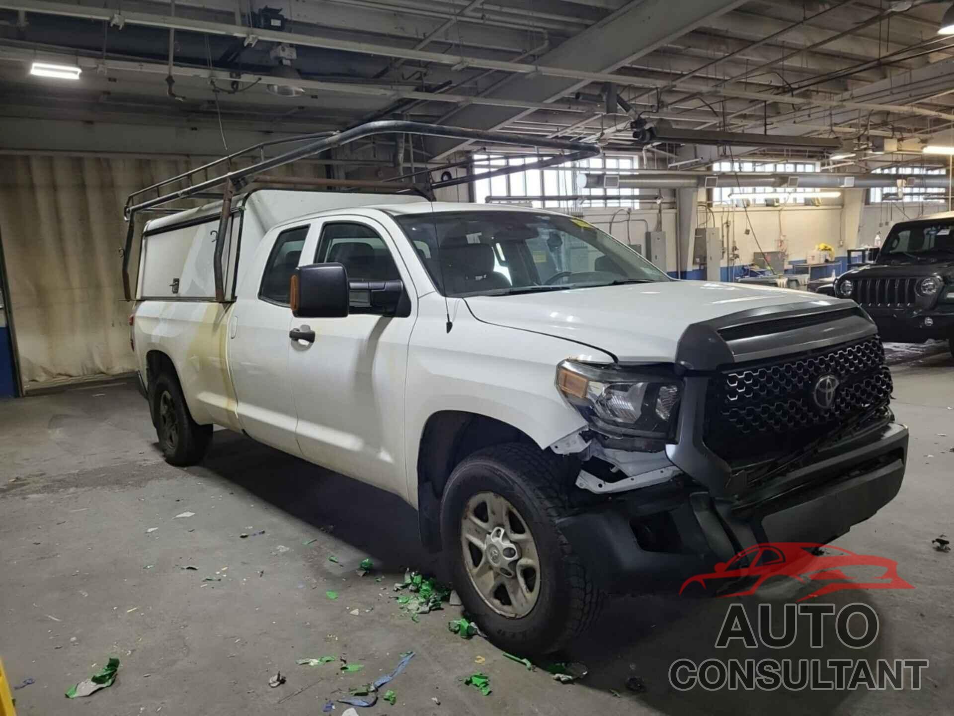 TOYOTA TUNDRA 2018 - 5TFCY5F1XJX023815