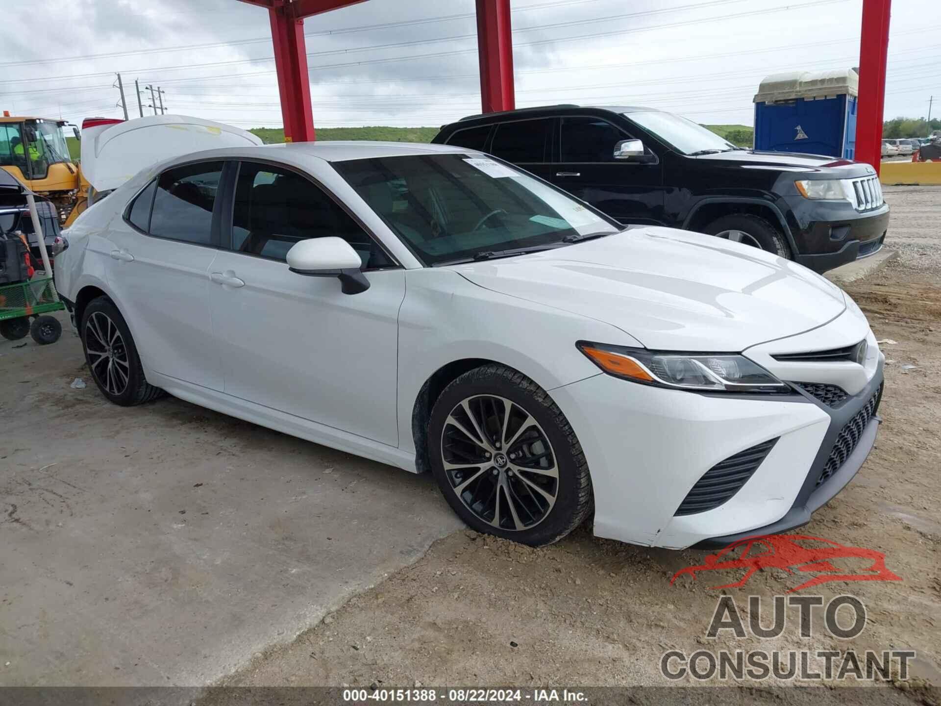 TOYOTA CAMRY 2018 - 4T1B11HK6JU629043