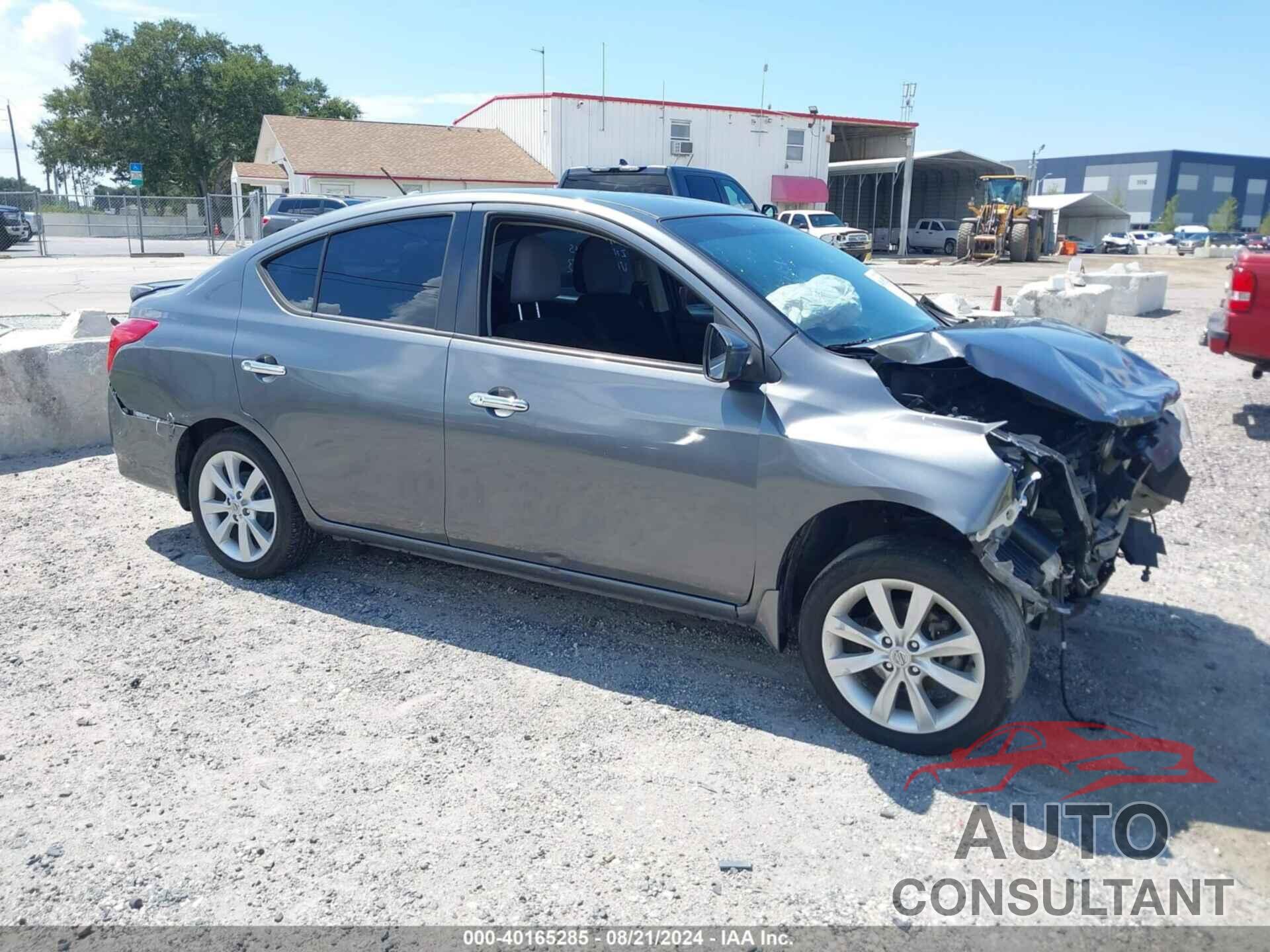 NISSAN VERSA 2017 - 3N1CN7AP4HL810333