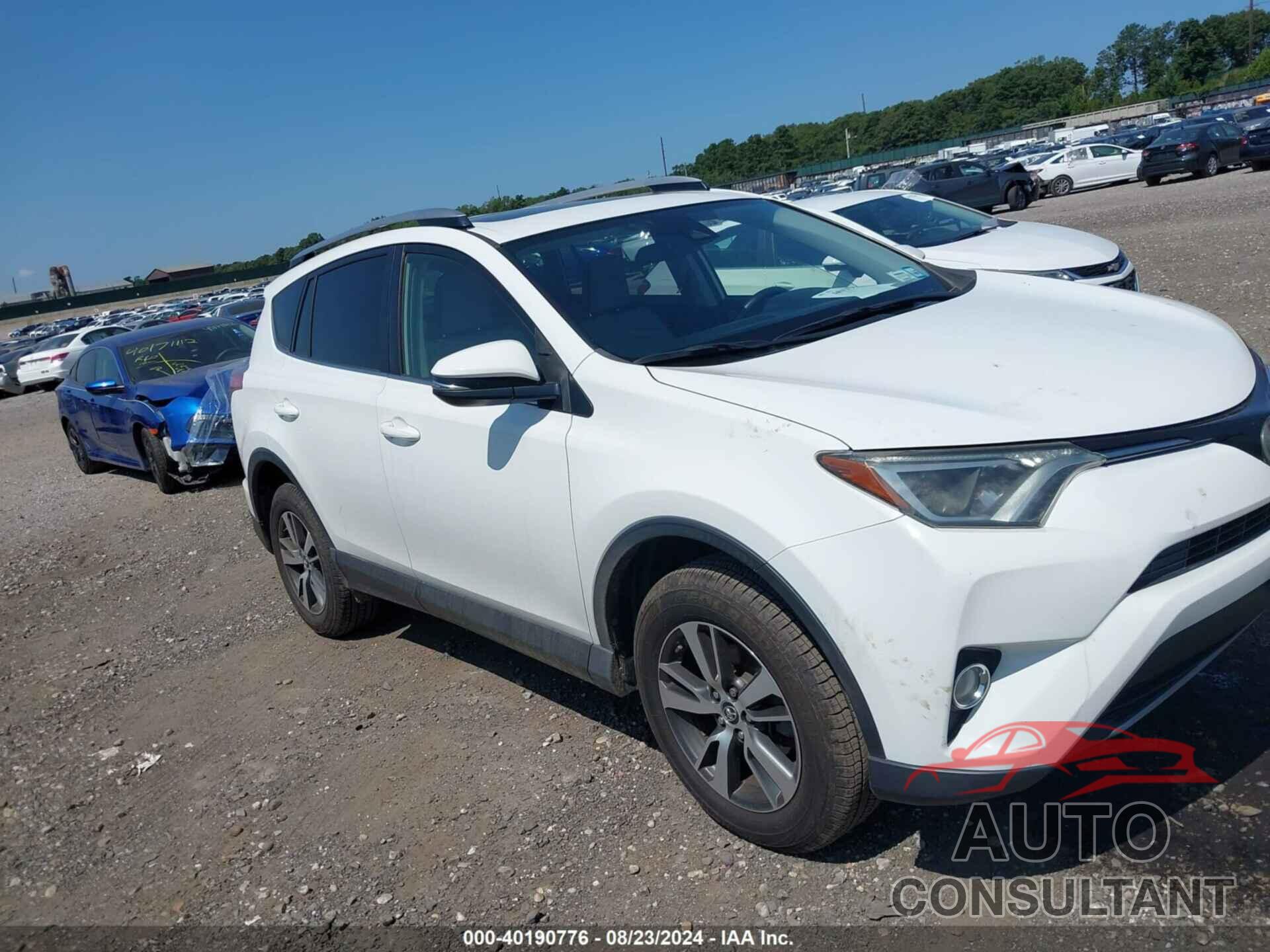 TOYOTA RAV4 2017 - JTMRFREV6HJ131003