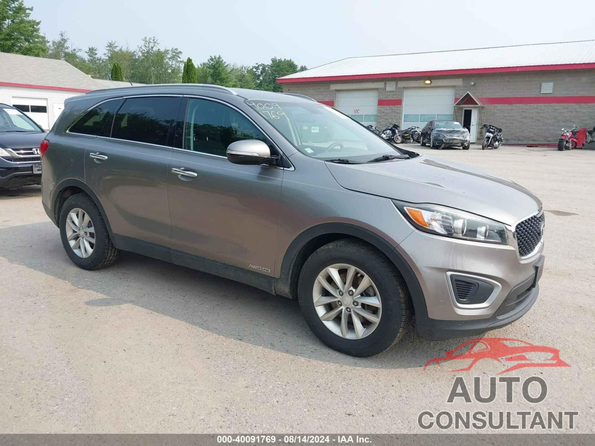 KIA SORENTO 2017 - 5XYPGDA51HG213136