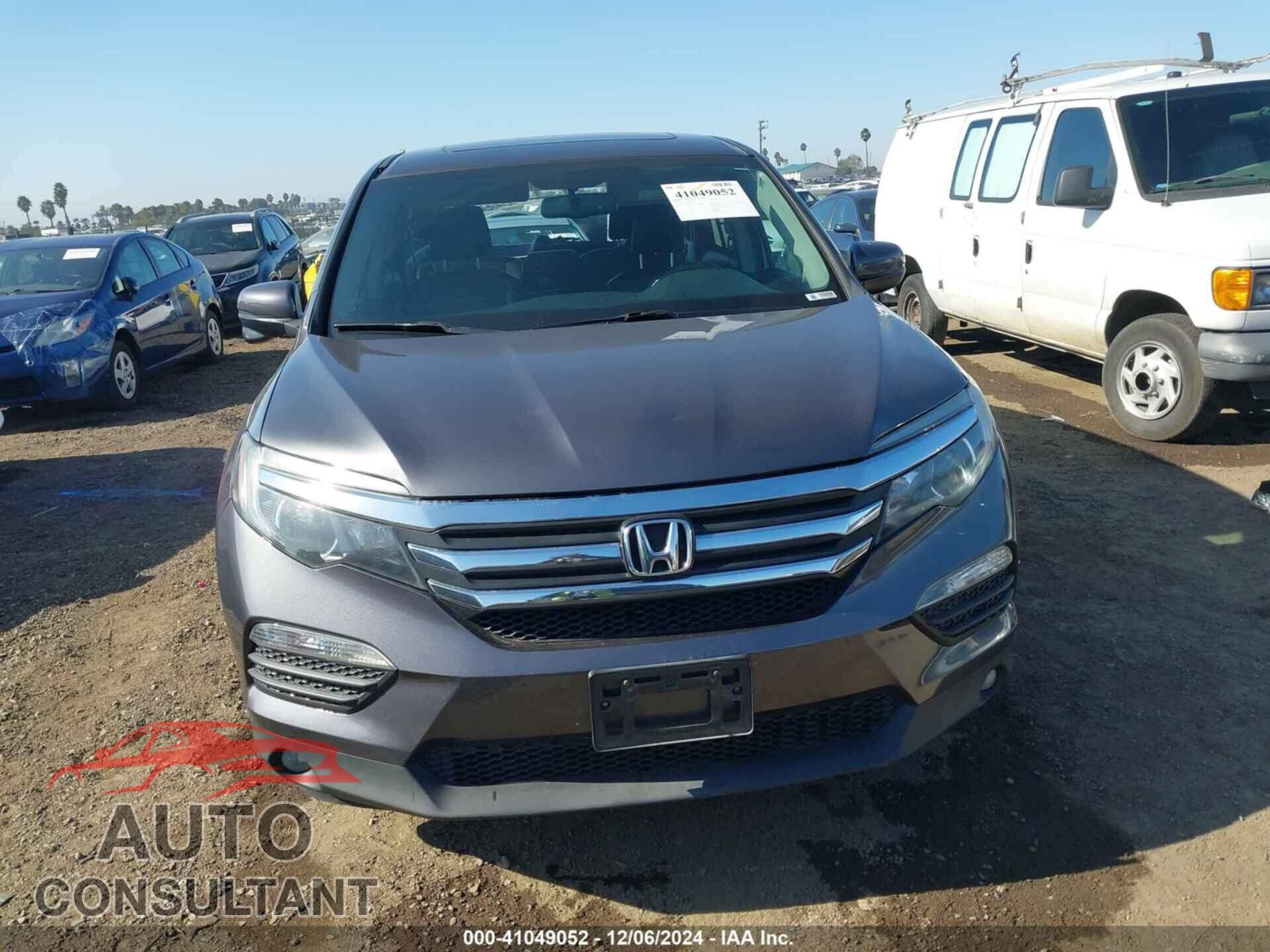 HONDA PILOT 2018 - 5FNYF5H56JB010937