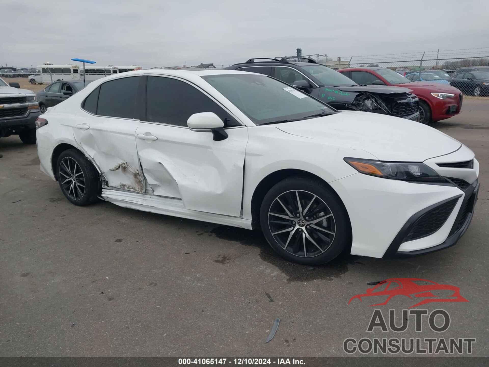 TOYOTA CAMRY 2022 - 4T1G11BK7NU059476