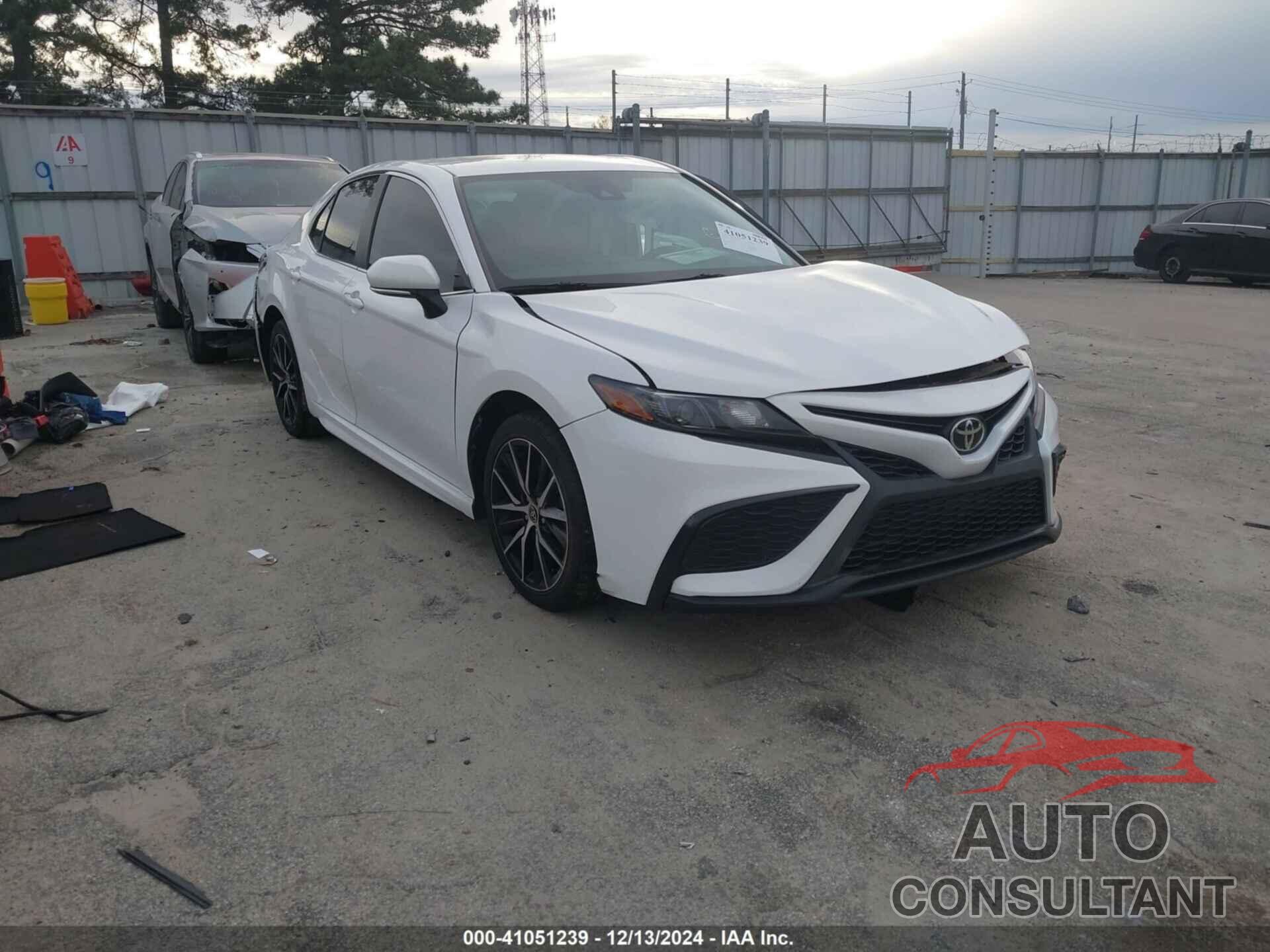 TOYOTA CAMRY 2022 - 4T1G11AK6NU618906