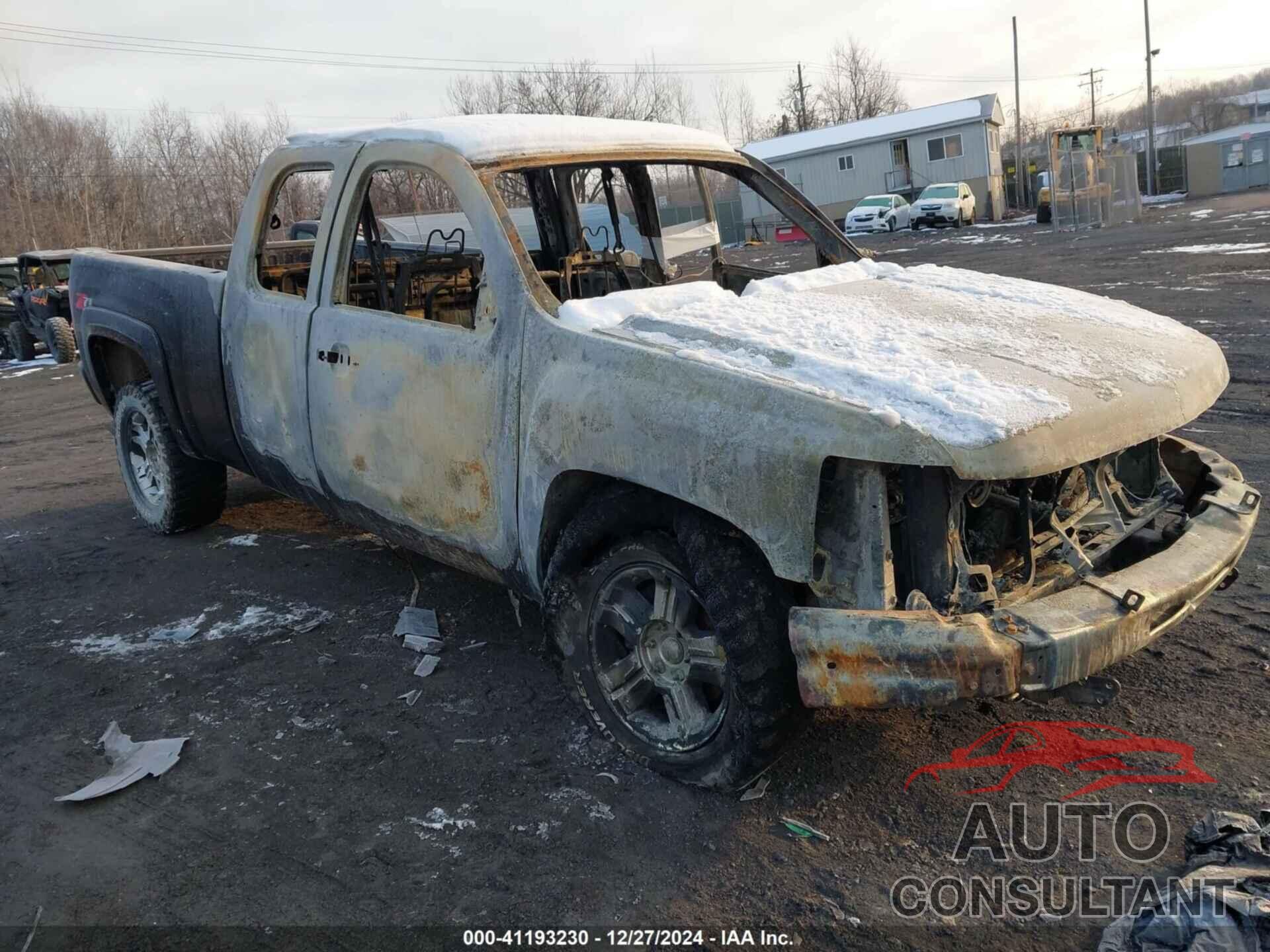 CHEVROLET SILVERADO 1500 2013 - 1GCRKSE76DZ200479