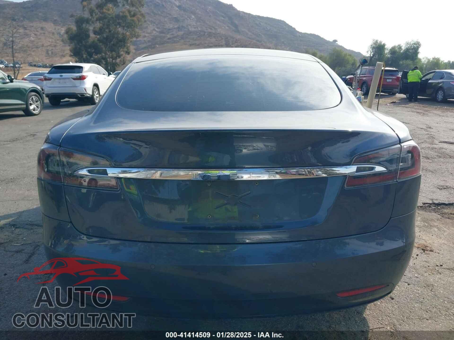 TESLA MODEL S 2017 - 5YJSA1E21HF192354