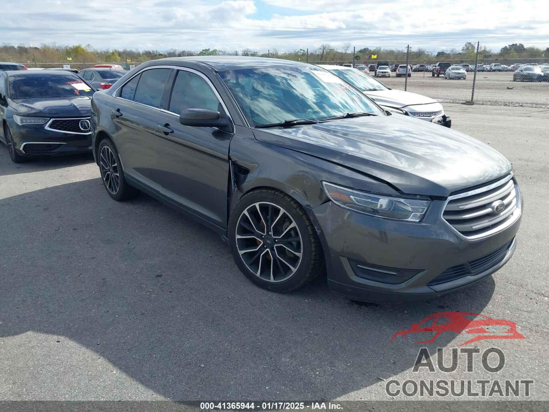 FORD TAURUS 2019 - 1FAHP2E87KG105434