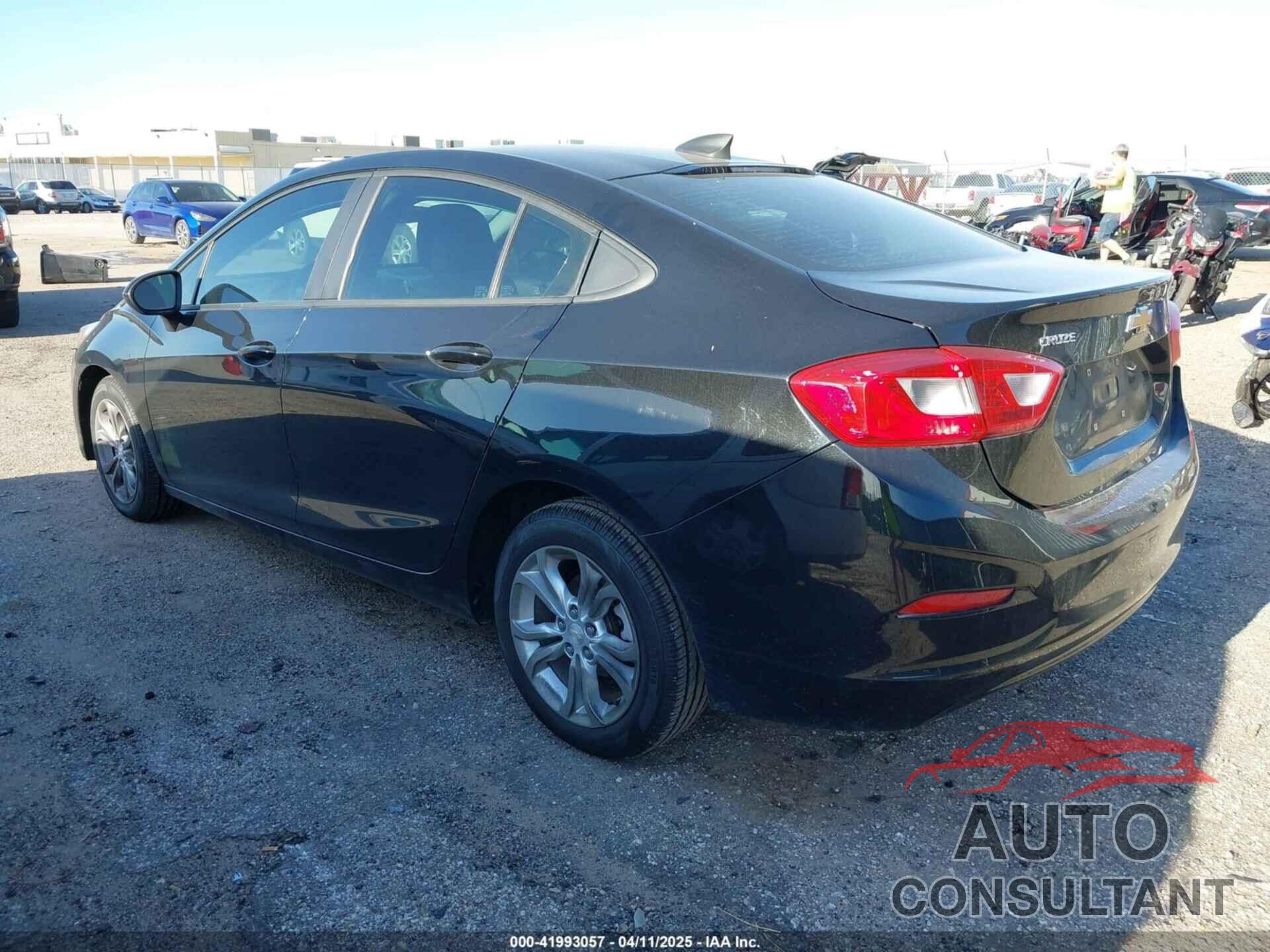 CHEVROLET CRUZE 2019 - 1G1BC5SMXK7126074