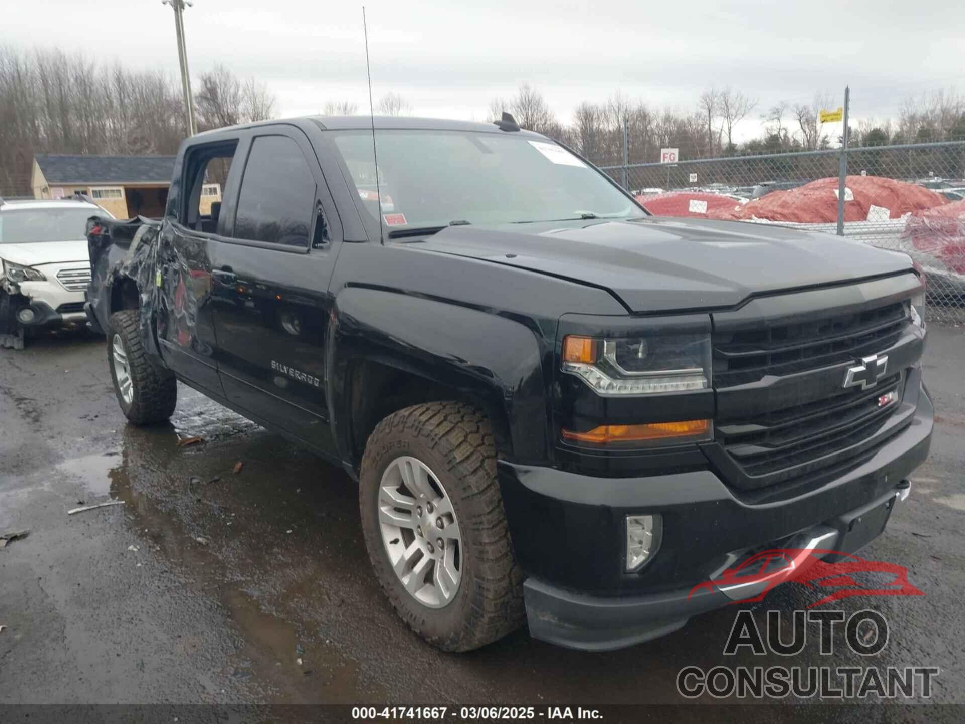 CHEVROLET SILVERADO 1500 2018 - 3GCUKREC5JG460979