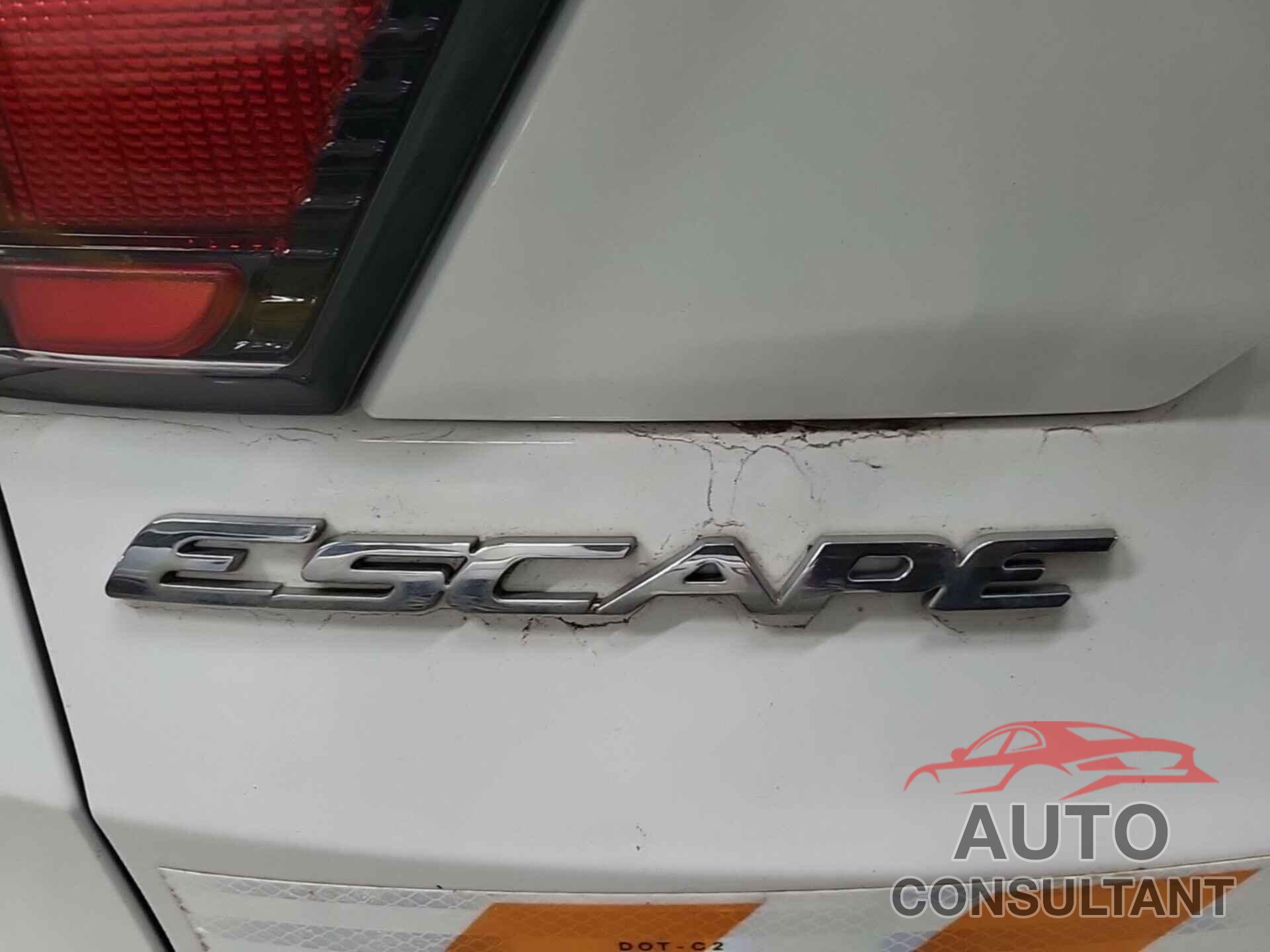 FORD ESCAPE 2017 - 1FMCU0GDXHUA69434