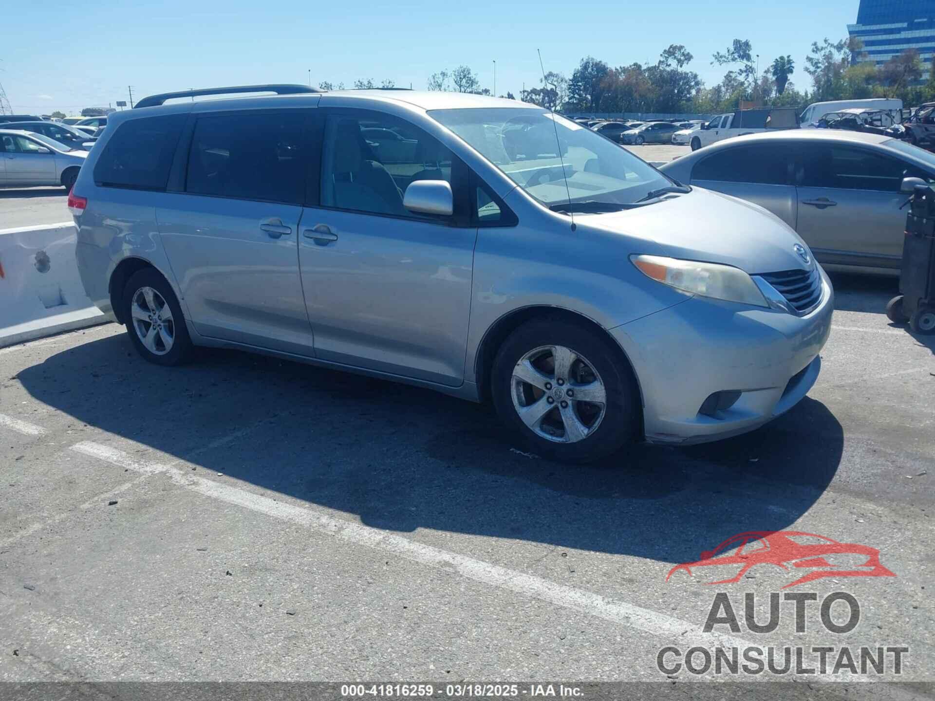TOYOTA SIENNA 2014 - 5TDKK3DC9ES453868
