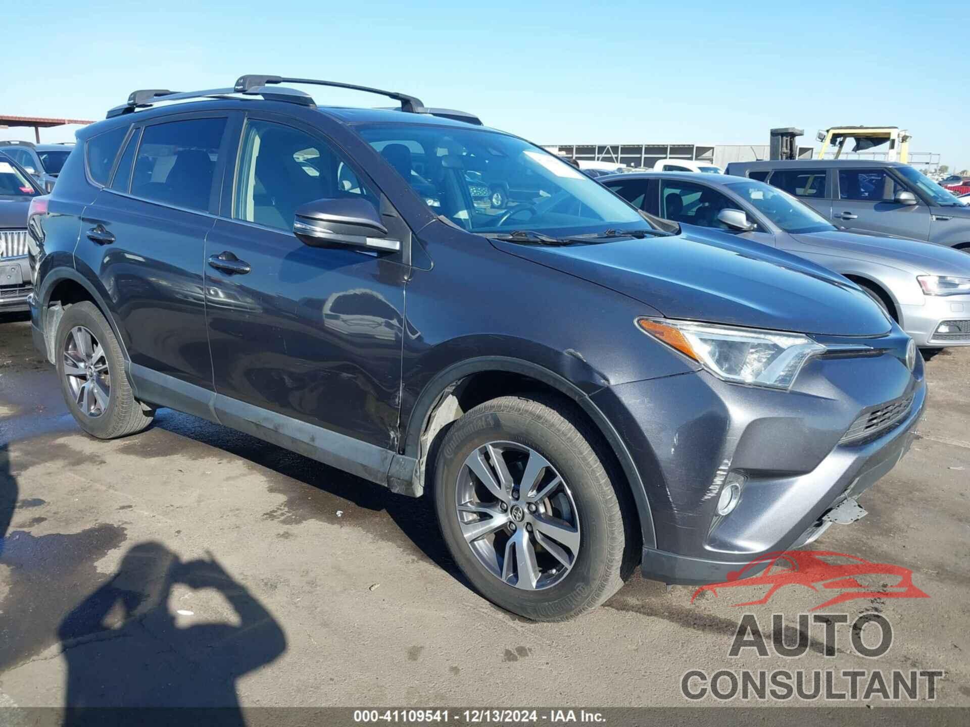 TOYOTA RAV4 2017 - JTMWFREV6HJ115547