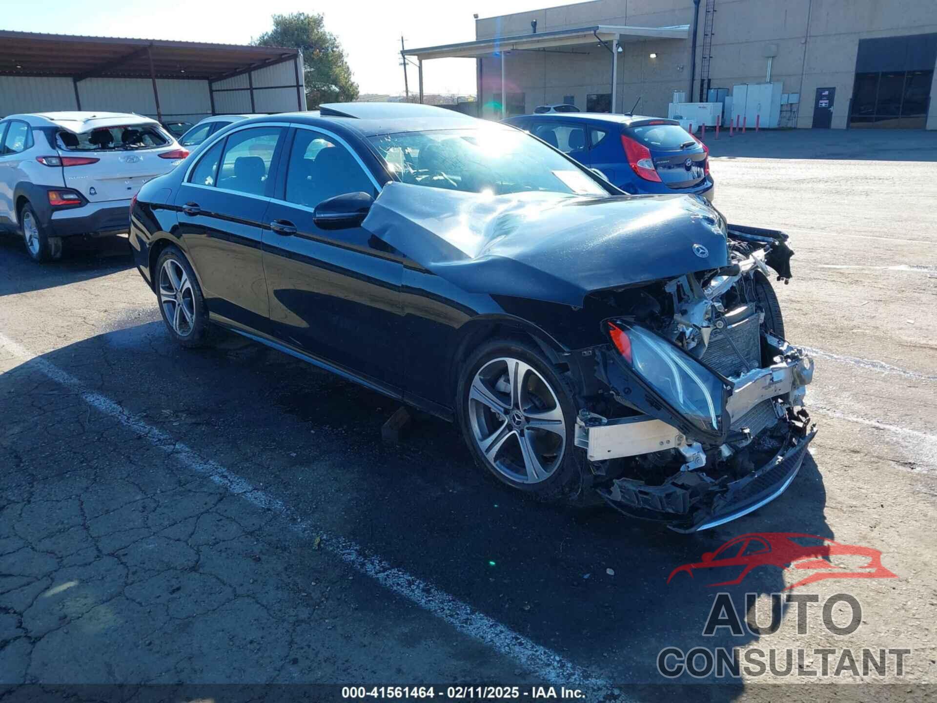 MERCEDES-BENZ E 300 2019 - WDDZF4JB0KA490116