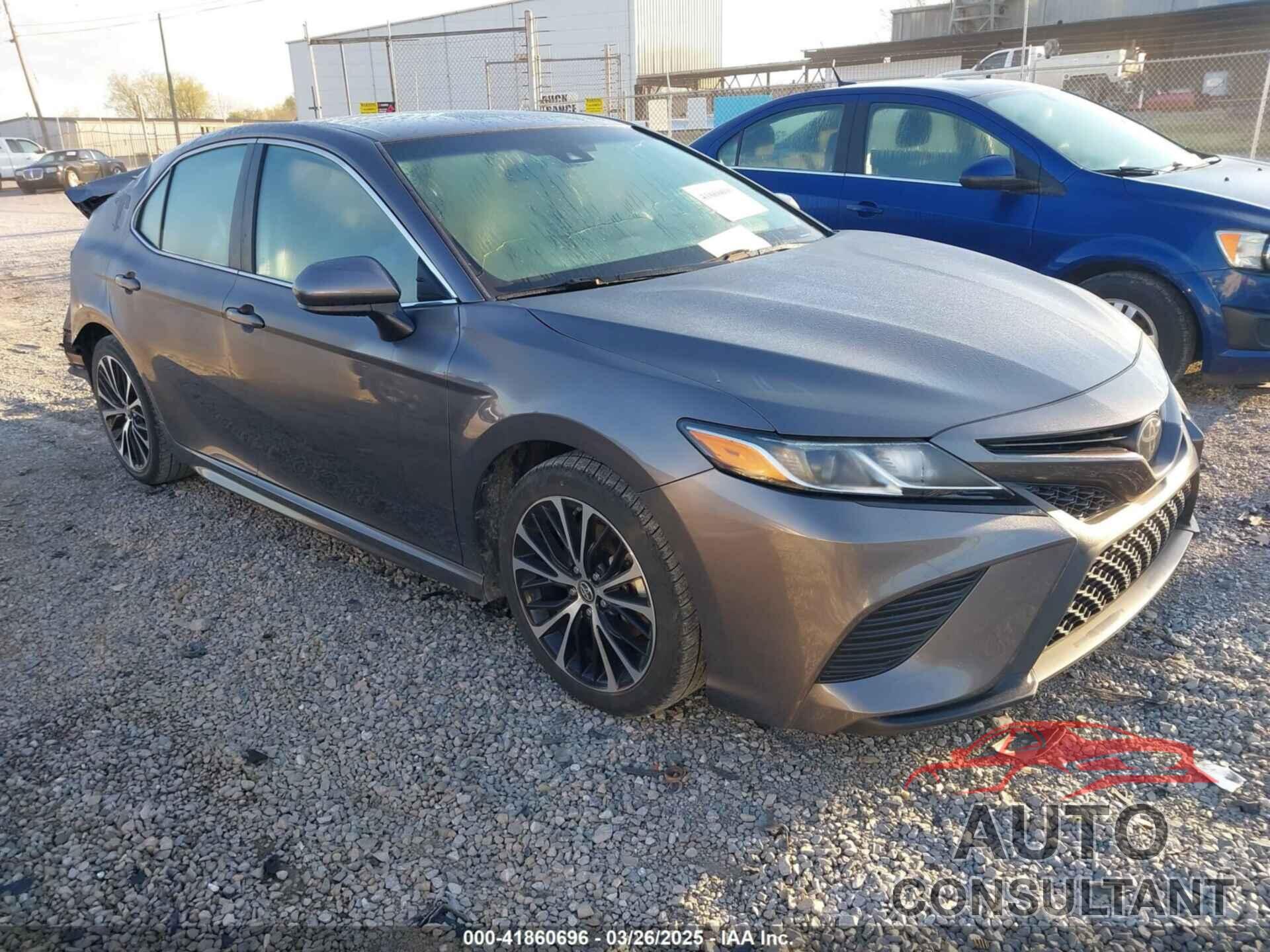 TOYOTA CAMRY 2018 - 4T1B11HK5JU150967