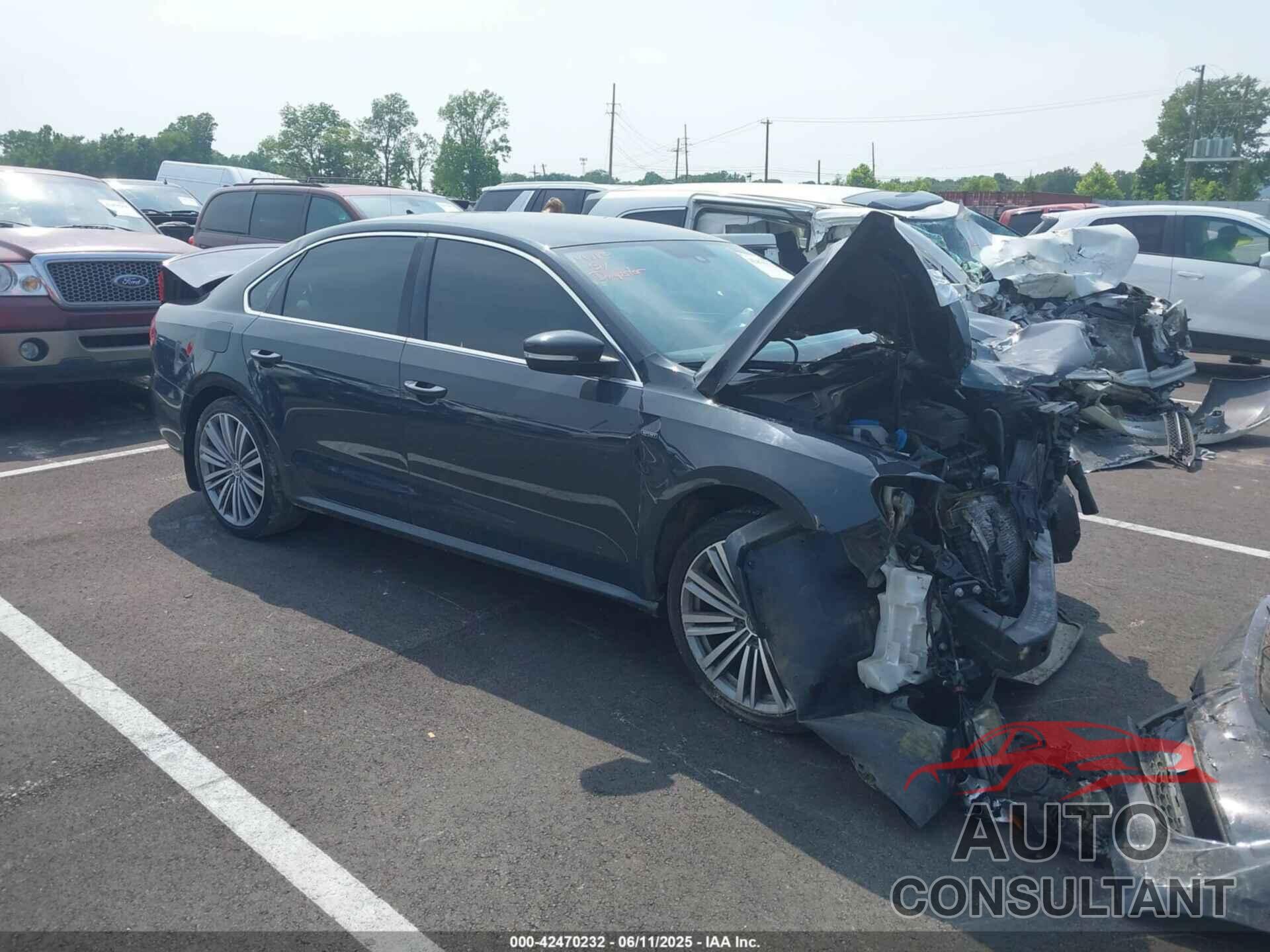 VOLKSWAGEN PASSAT 2015 - 1VWBT7A33FC095109