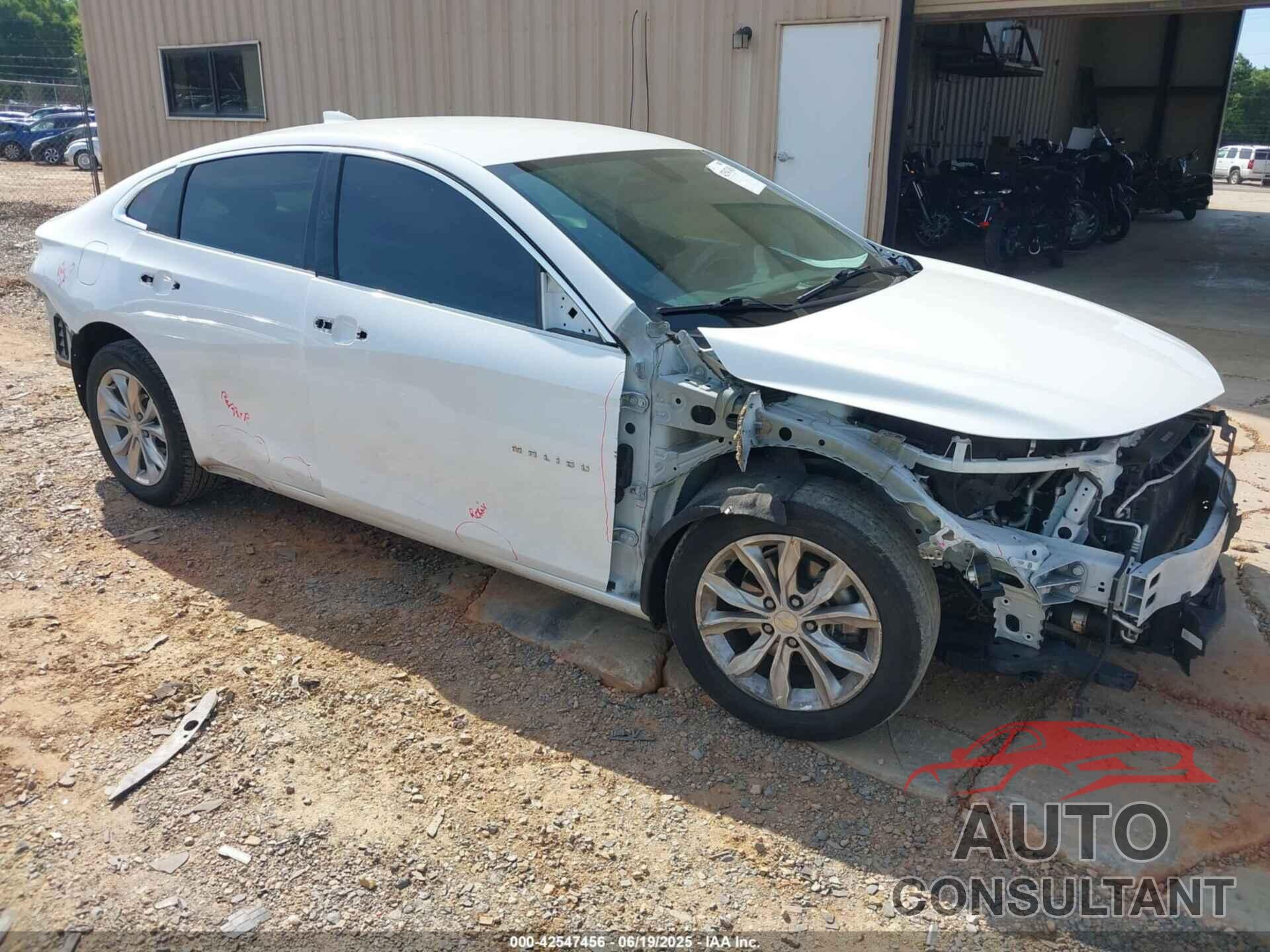 CHEVROLET MALIBU 2022 - 1G1ZD5ST6NF159831