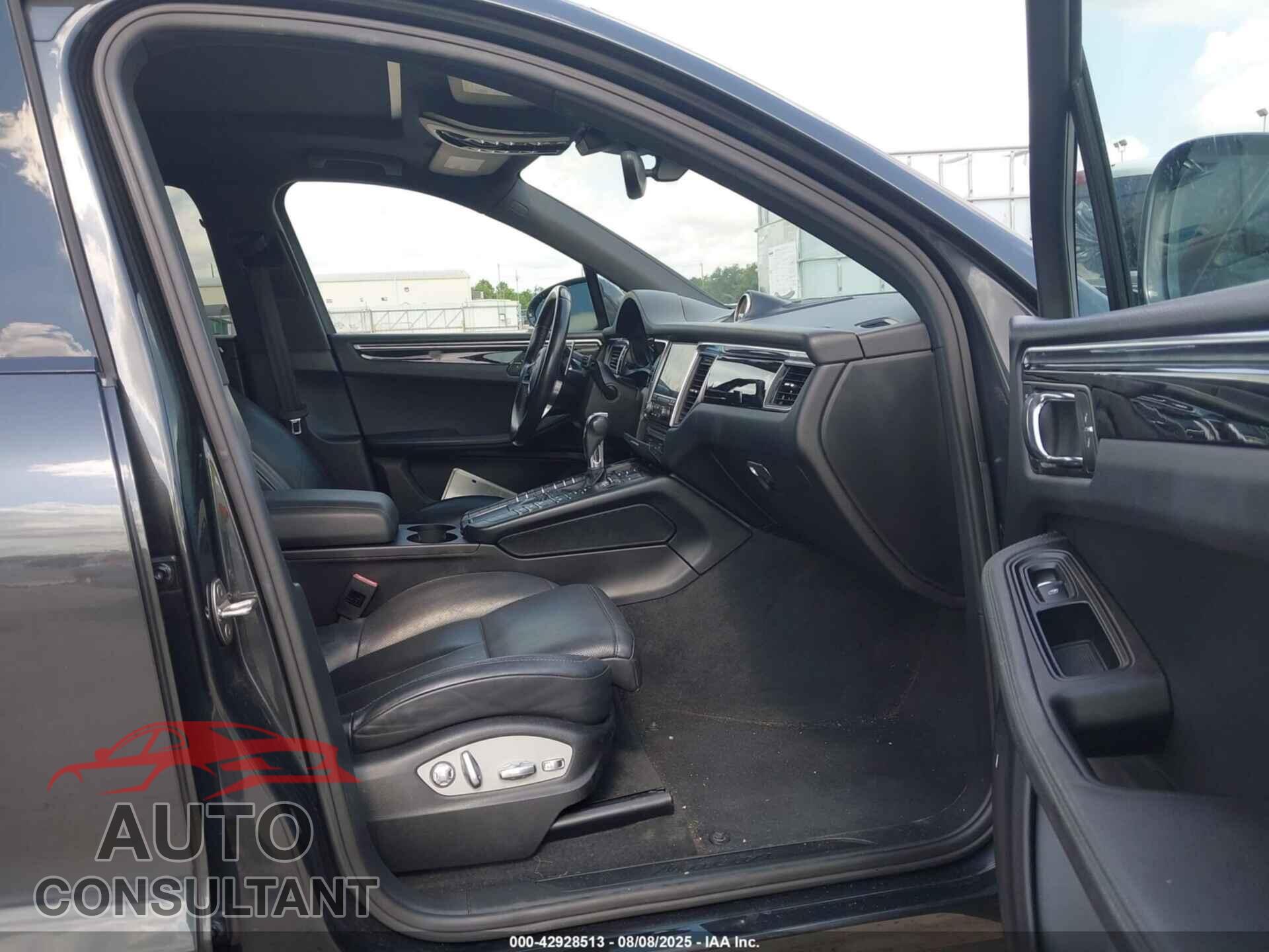 PORSCHE MACAN 2017 - WP1AA2A59HLB04132