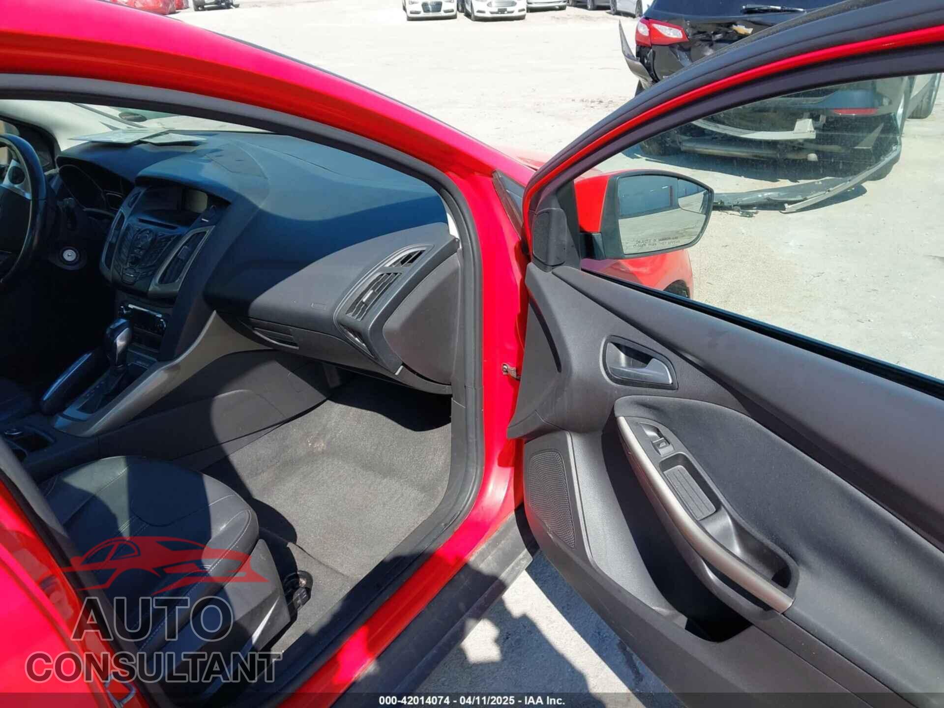FORD FOCUS 2012 - 1FAHP3H28CL191455