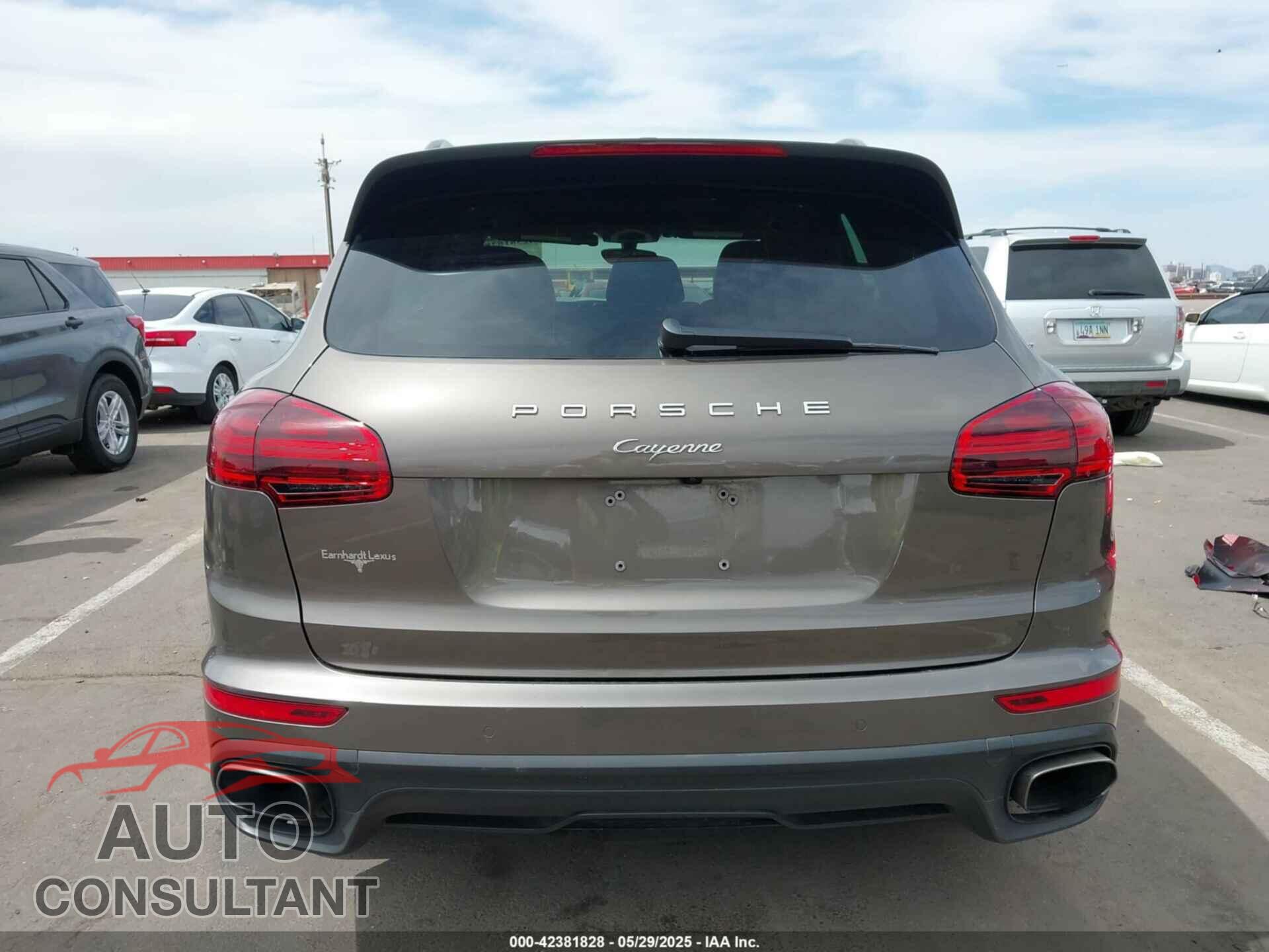 PORSCHE CAYENNE 2016 - WP1AA2A29GLA01796