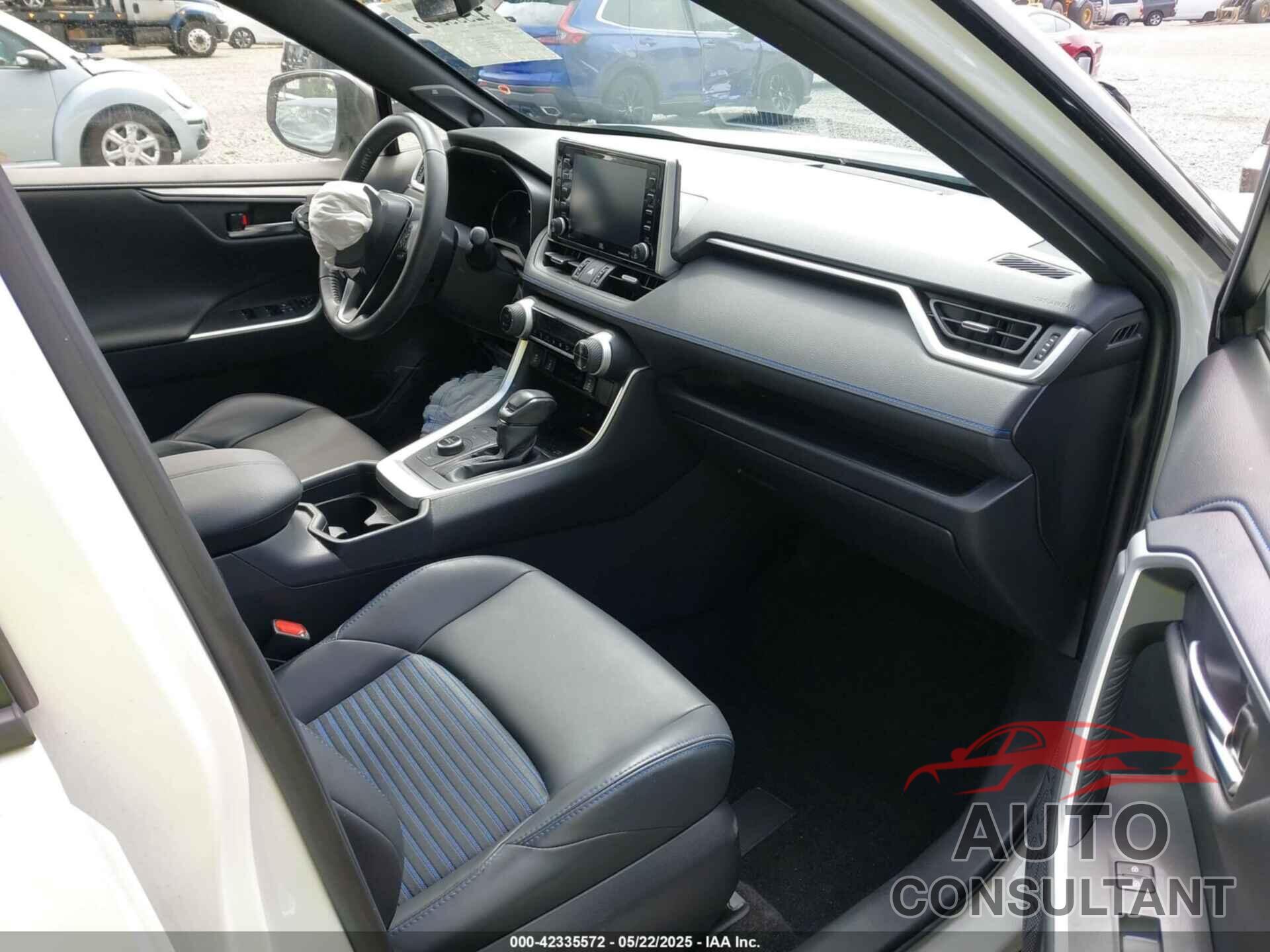 TOYOTA RAV4 HYBRID 2019 - JTMEWRFV0KJ026624