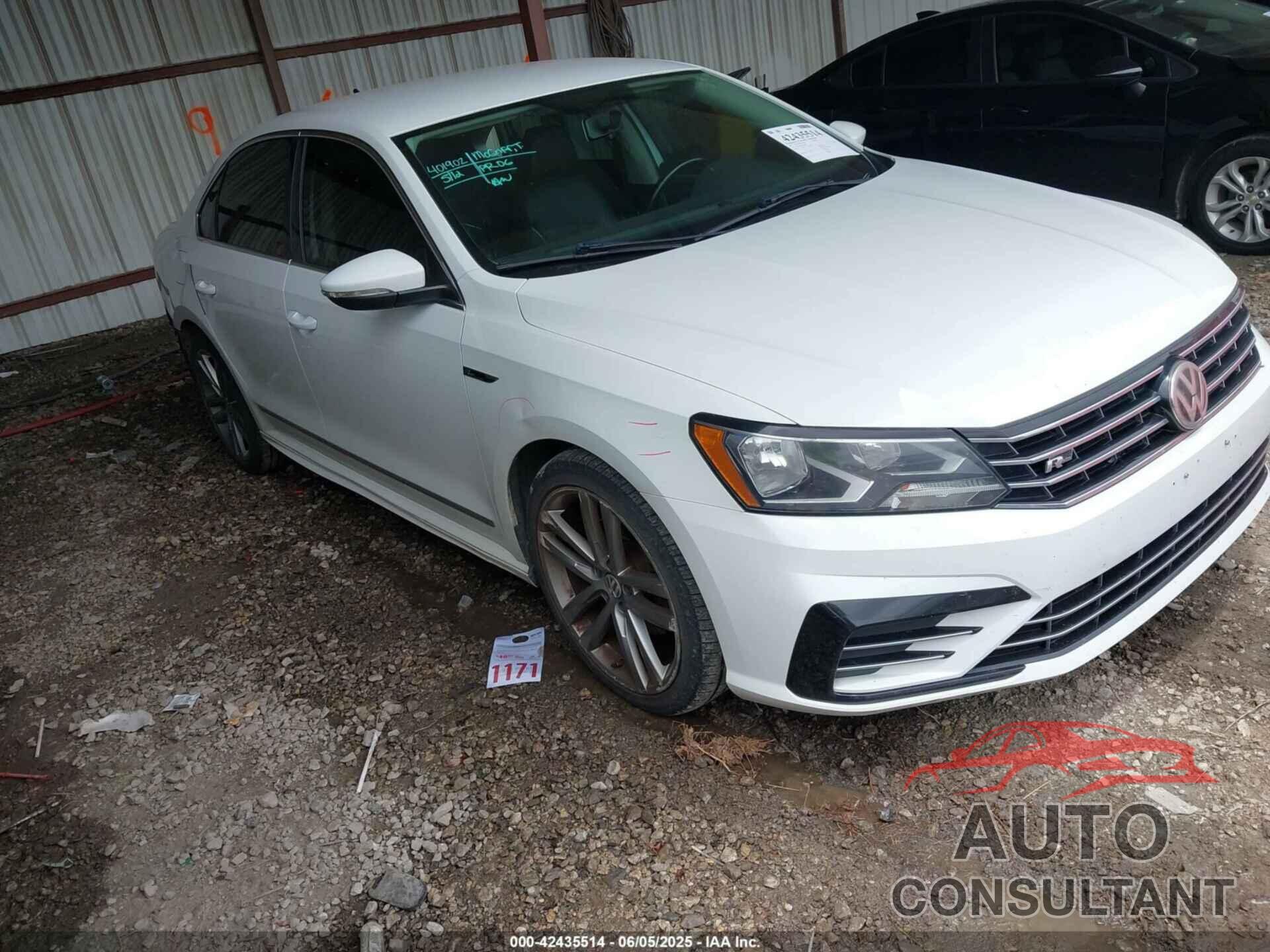 VOLKSWAGEN PASSAT 2017 - 1VWDT7A32HC026066