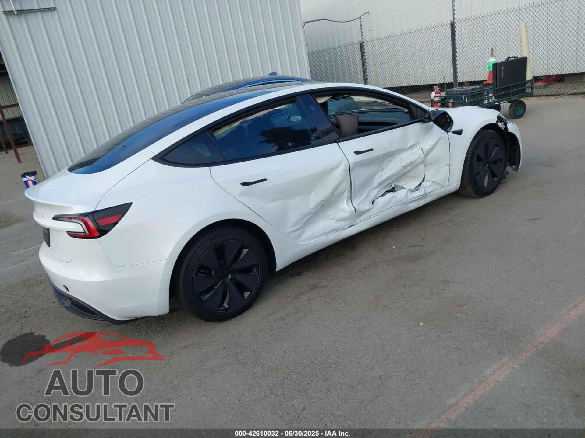 TESLA MODEL 3 2025 - 5YJ3E1EA2SF920965