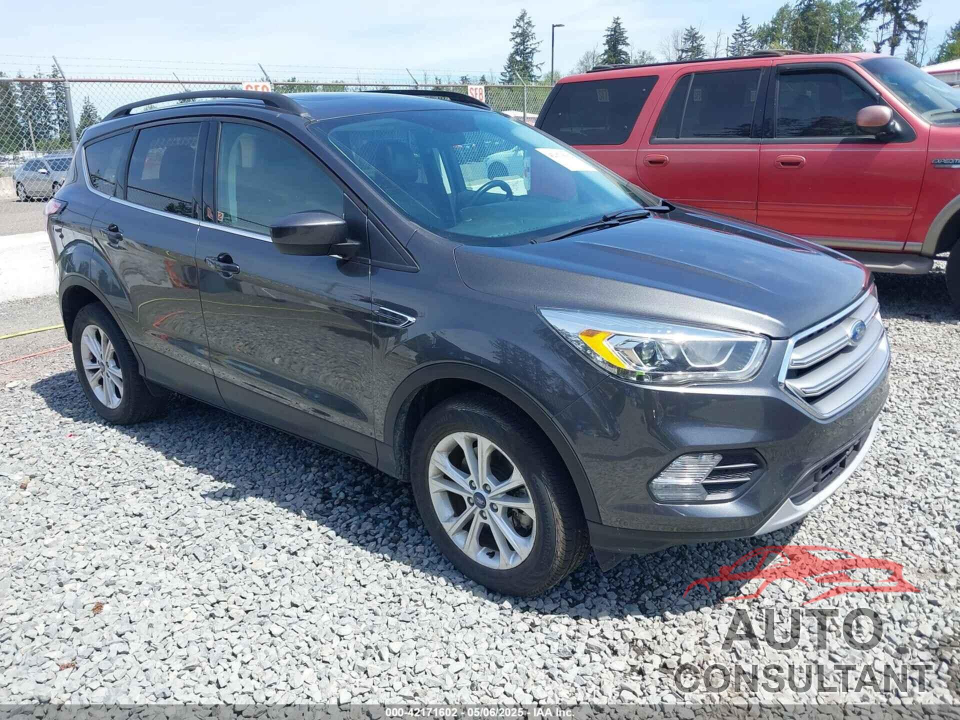 FORD ESCAPE 2017 - 1FMCU9G99HUE48621