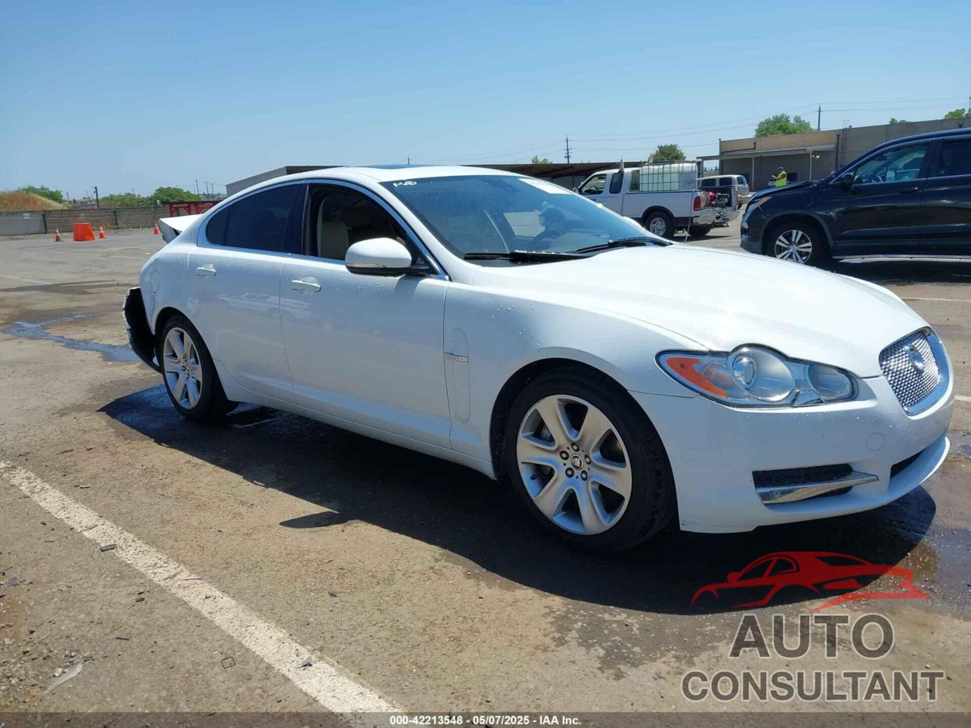 JAGUAR XF 2011 - SAJWA0FB0BLS01108