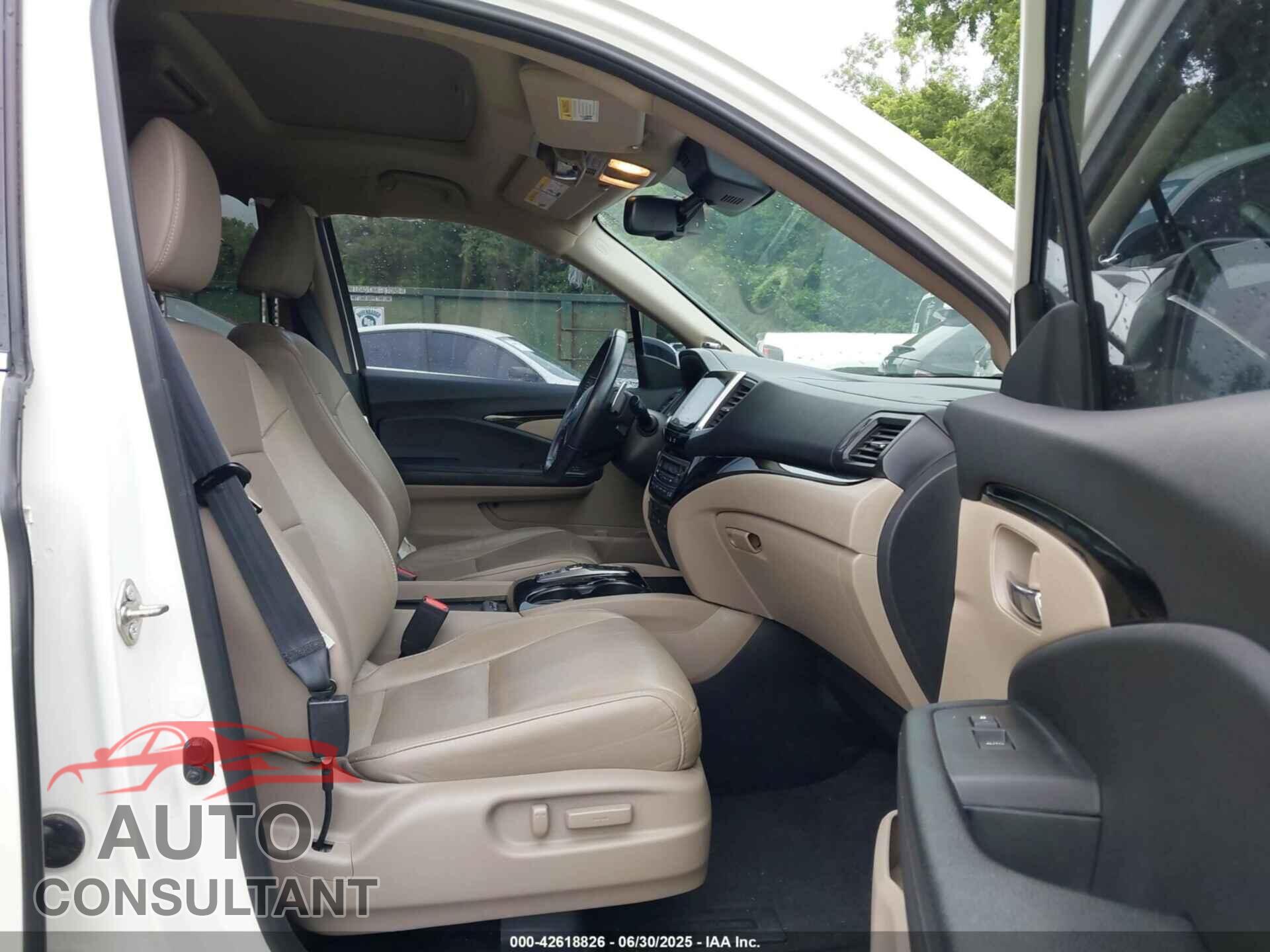 HONDA PILOT 2017 - 5FNYF6H96HB048025