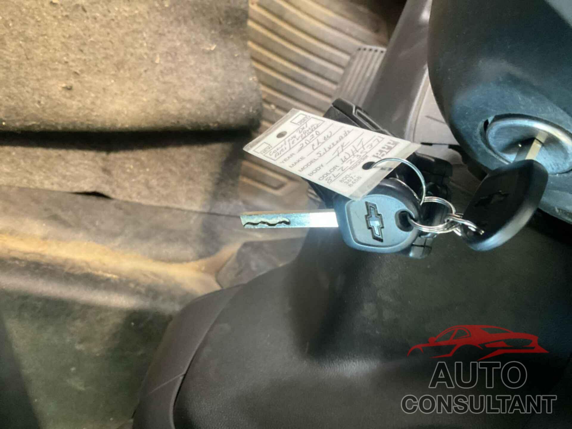 CHEVROLET SILVERADO 2020 - 1GCPYAEH8LZ235371