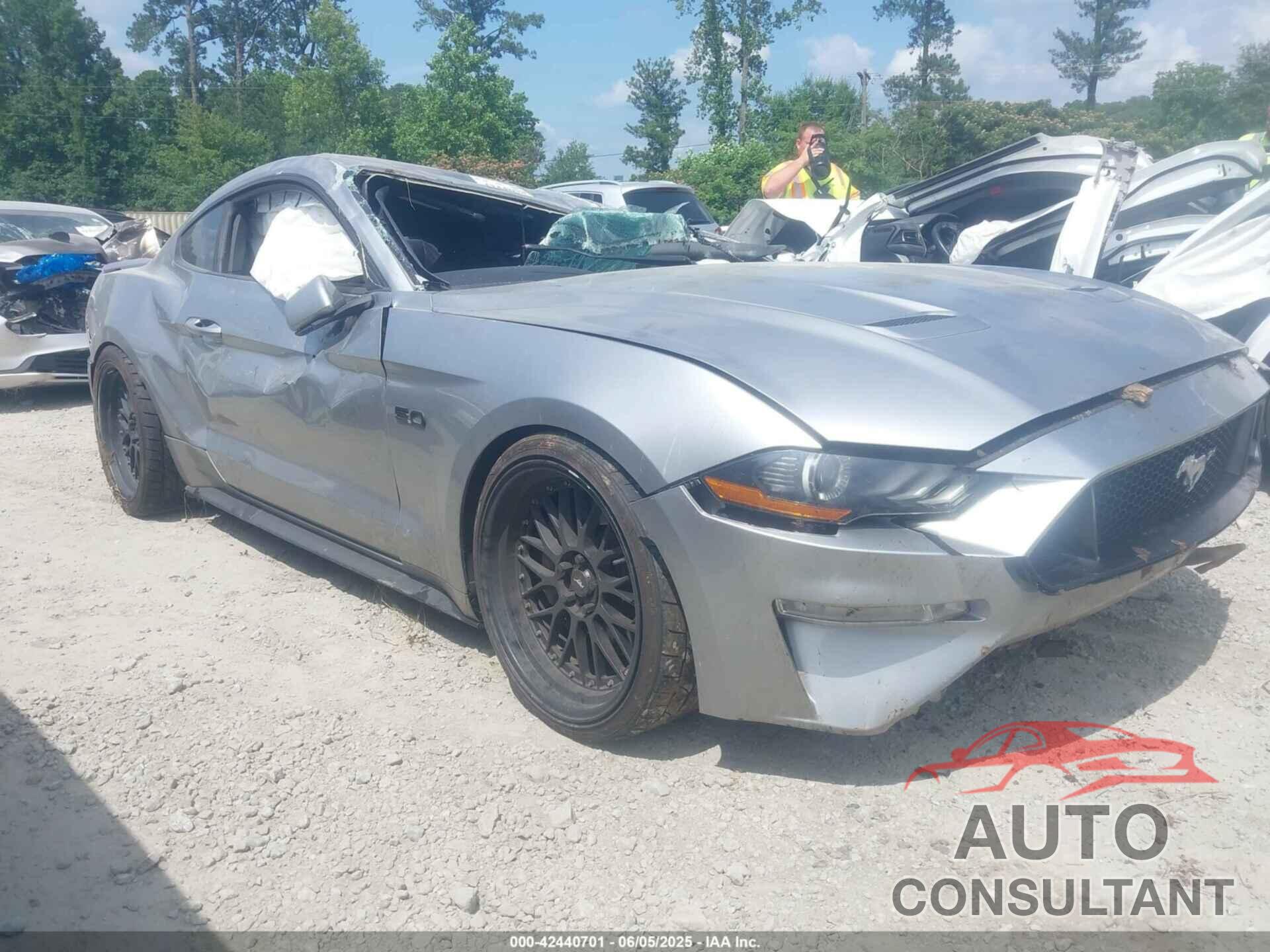 FORD MUSTANG 2020 - 1FA6P8CF7L5161463