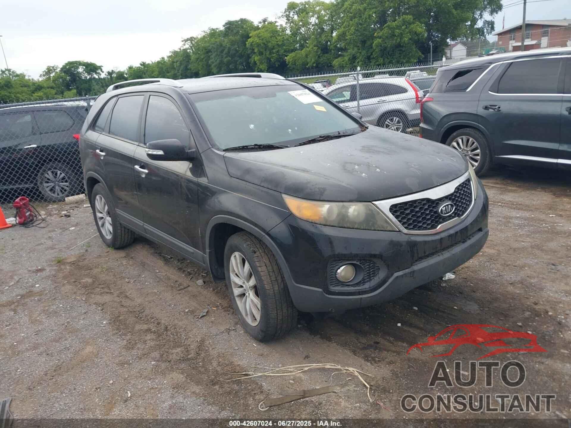 KIA SORENTO 2011 - 5XYKU3A14BG015703