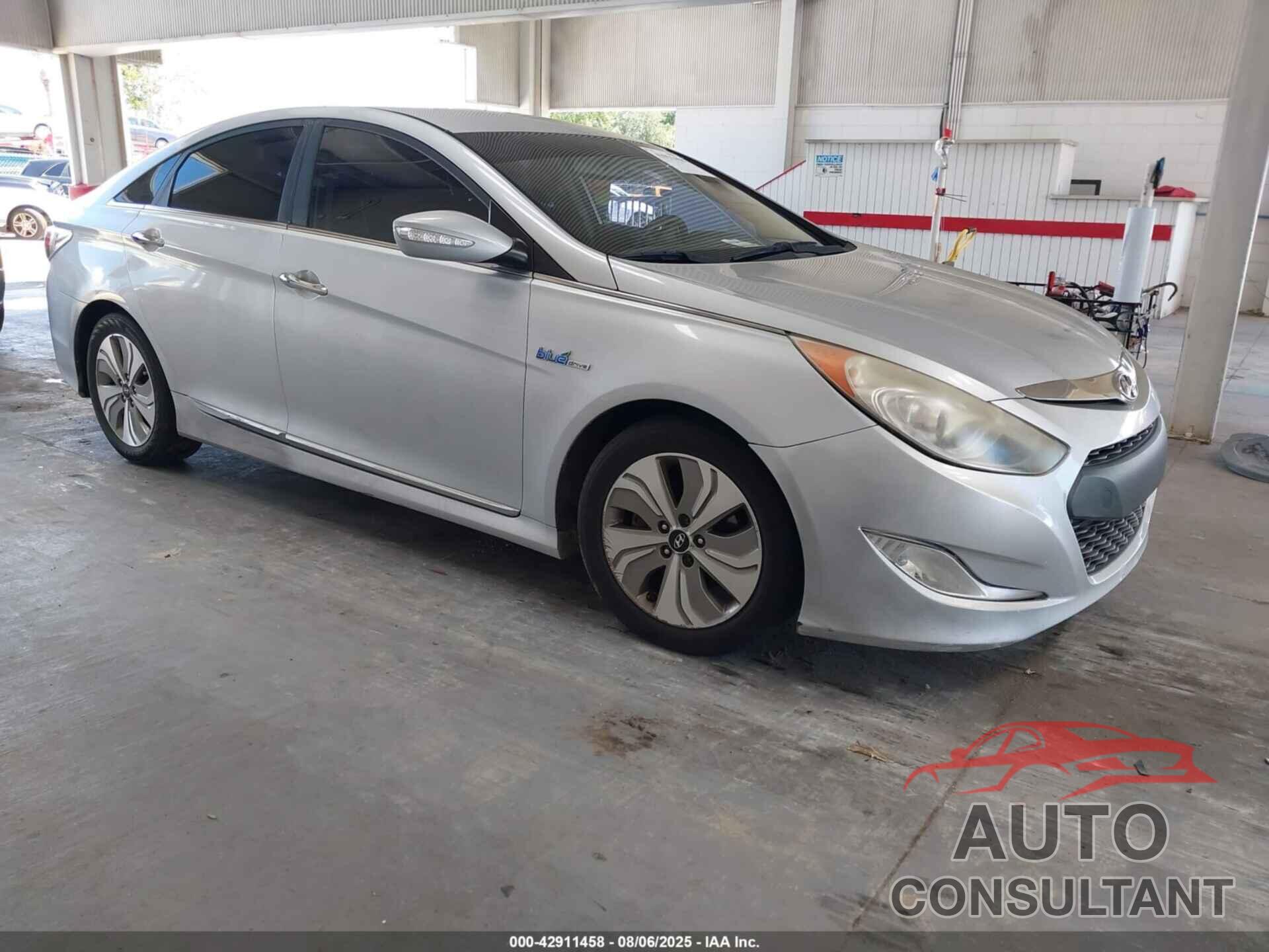 HYUNDAI SONATA HYBRID 2013 - KMHEC4A45DA094927