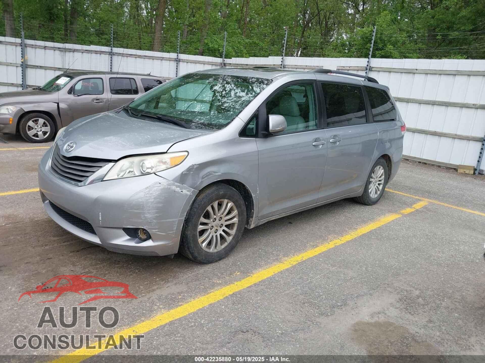 TOYOTA SIENNA 2011 - 5TDYK3DC3BS067744