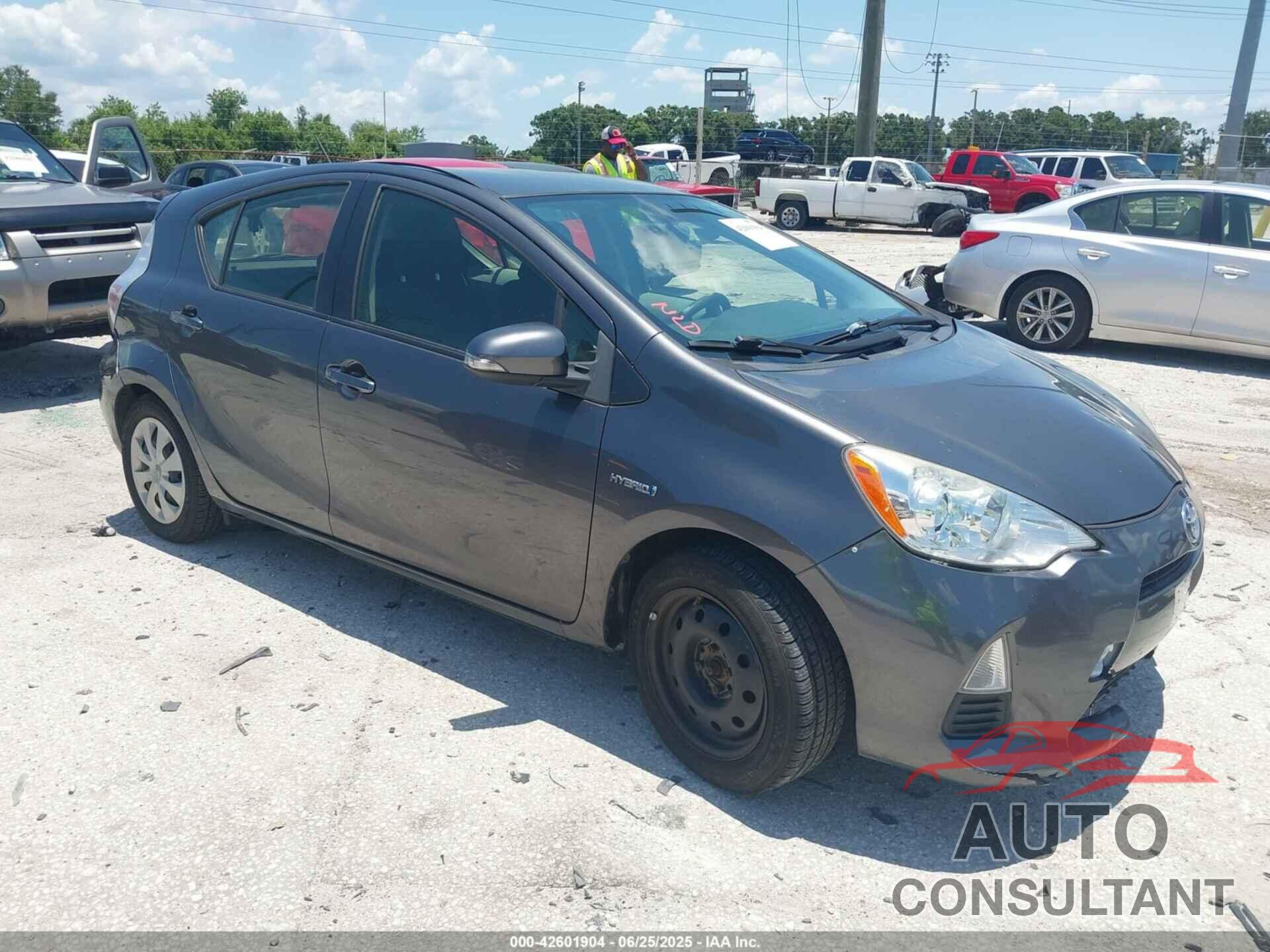 TOYOTA PRIUS C 2014 - JTDKDTB30E1563430