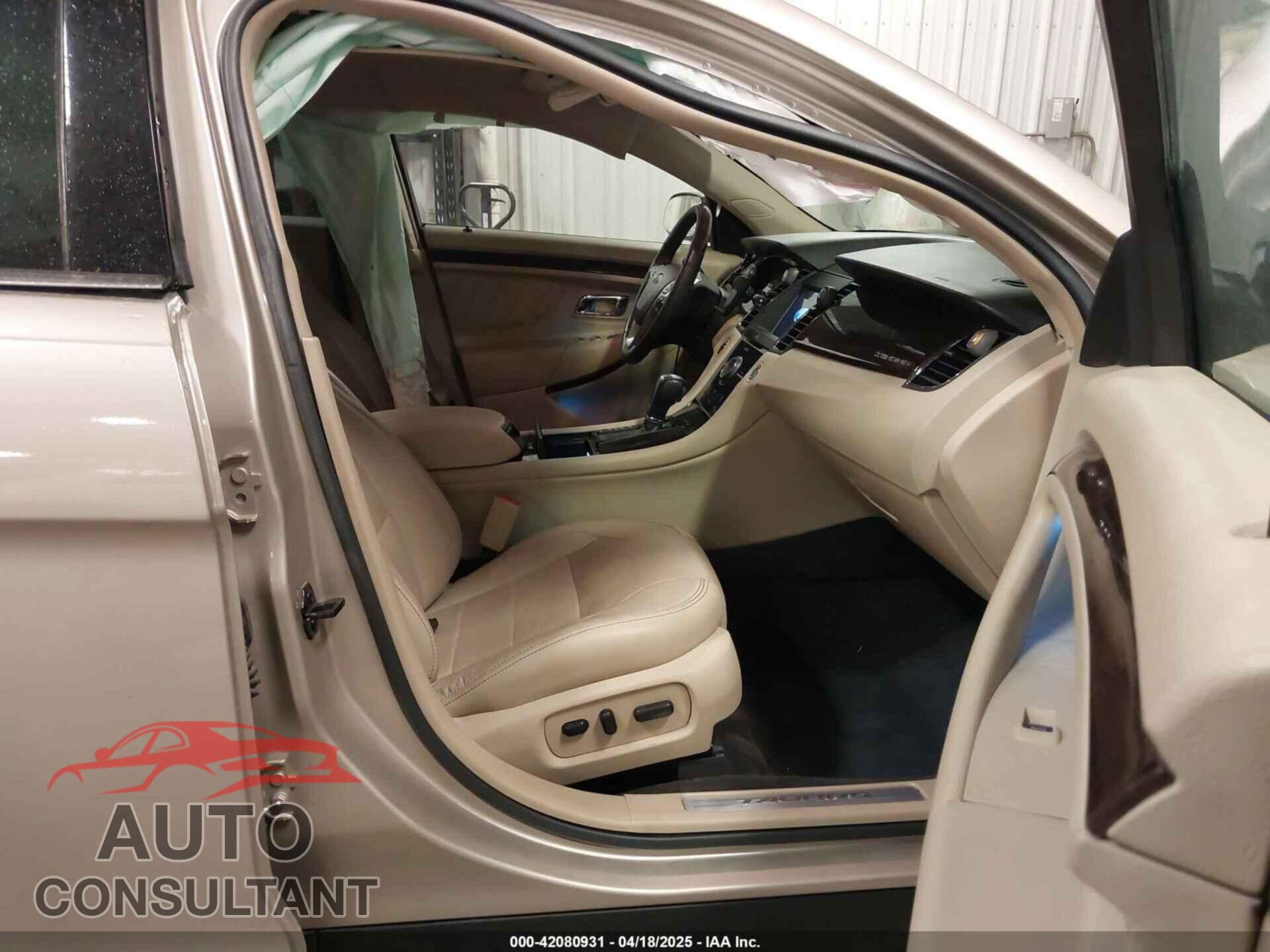 FORD TAURUS 2018 - 1FAHP2F87JG124059