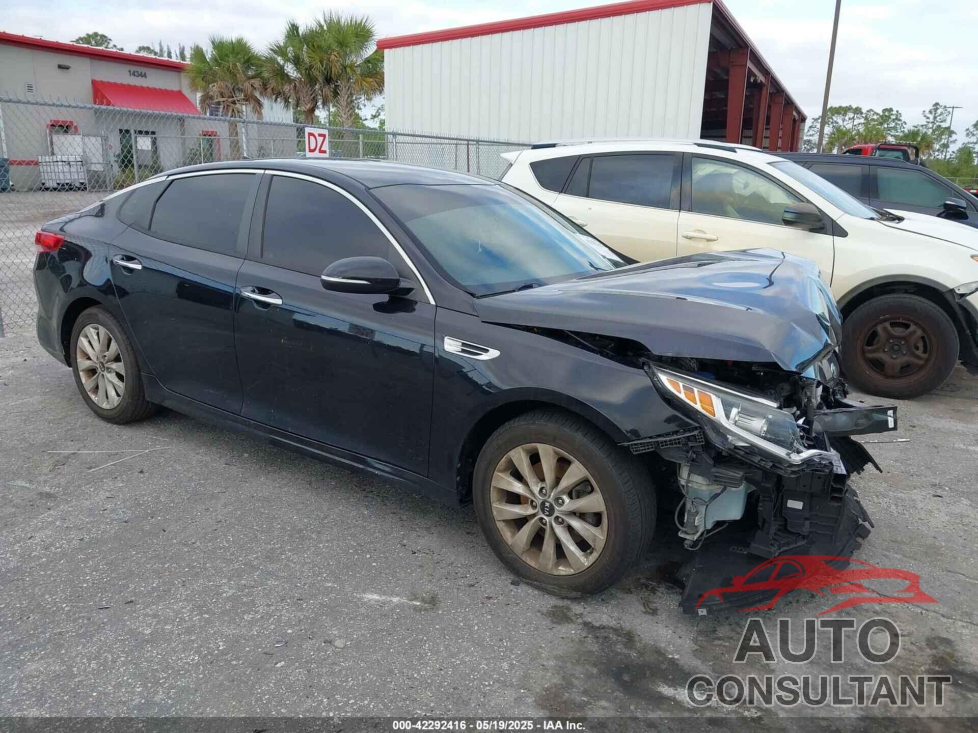 KIA OPTIMA 2018 - 5XXGT4L33JG270472