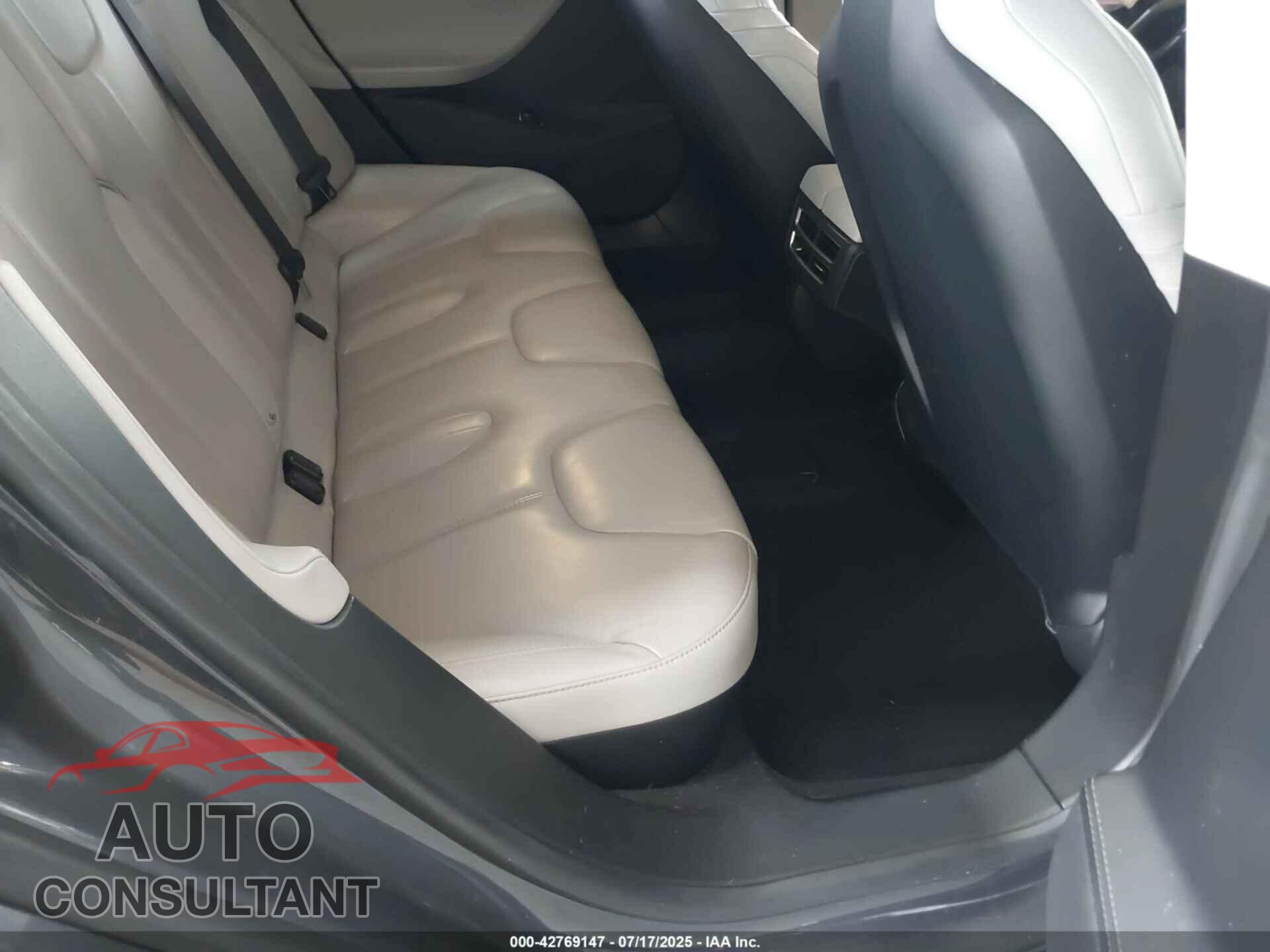 TESLA MODEL S 2015 - 5YJSA1S12FF100404