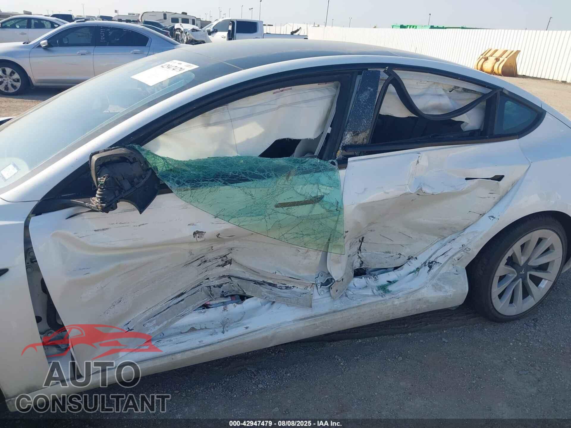 TESLA MODEL 3 2021 - 5YJ3E1EA9MF996010
