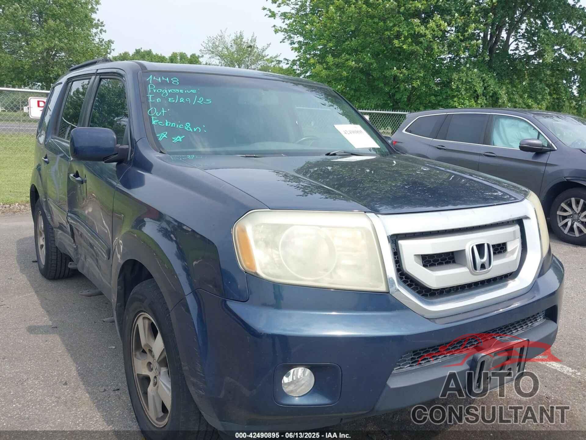 HONDA PILOT 2011 - 5FNYF4H52BB011045