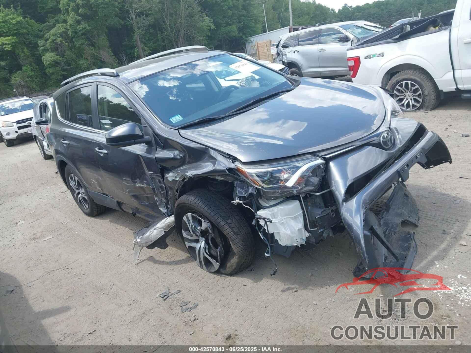 TOYOTA RAV4 2017 - JTMBFREV0HJ112531