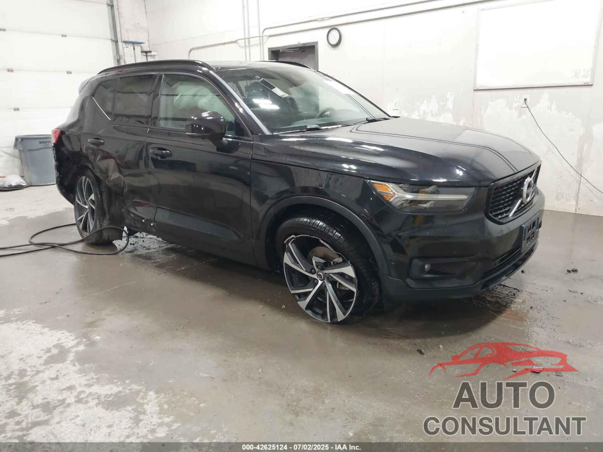 VOLVO XC40 2022 - YV4162UMXN2735766