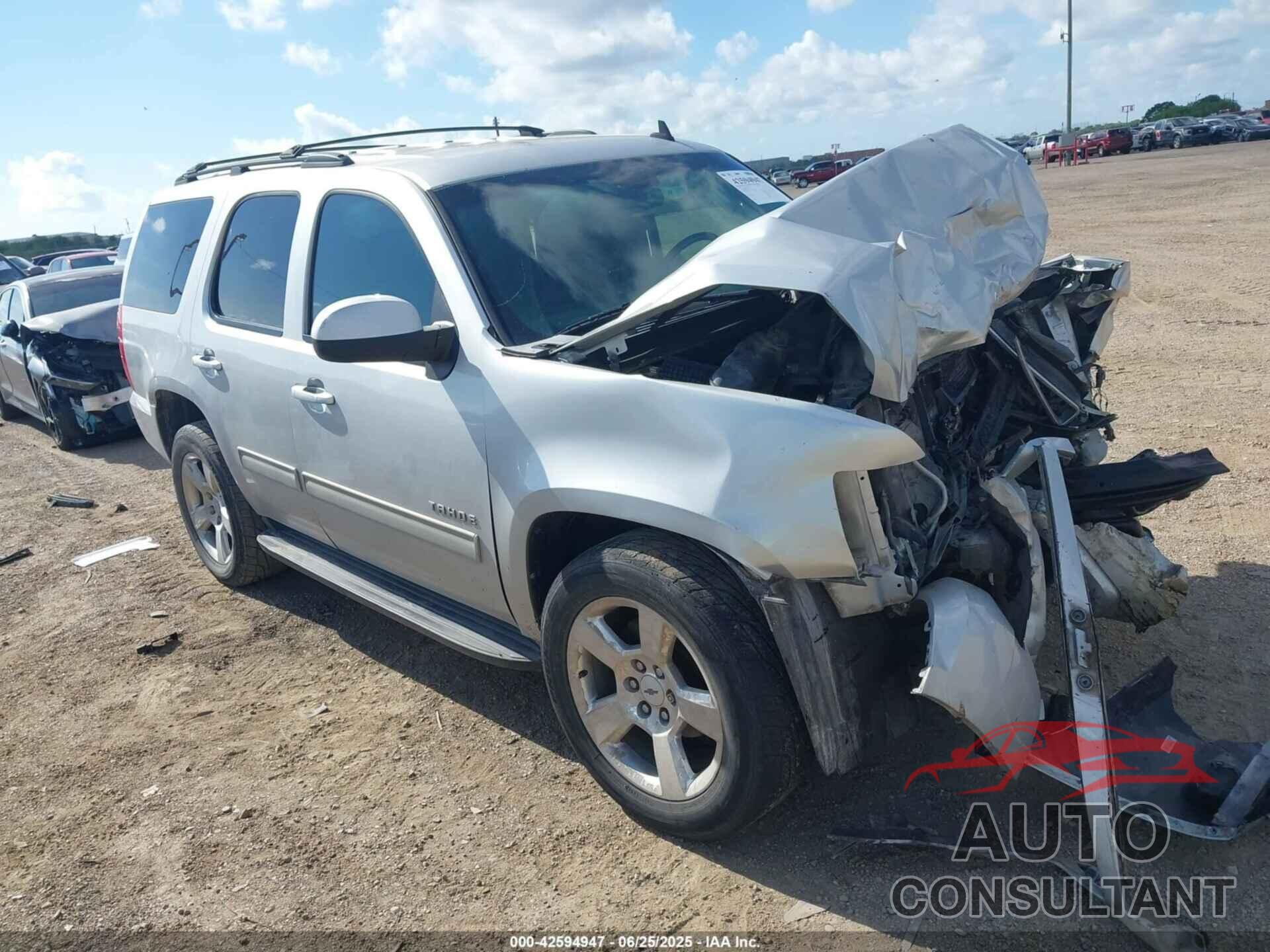 CHEVROLET TAHOE 2011 - 1GNSCAE07BR372455