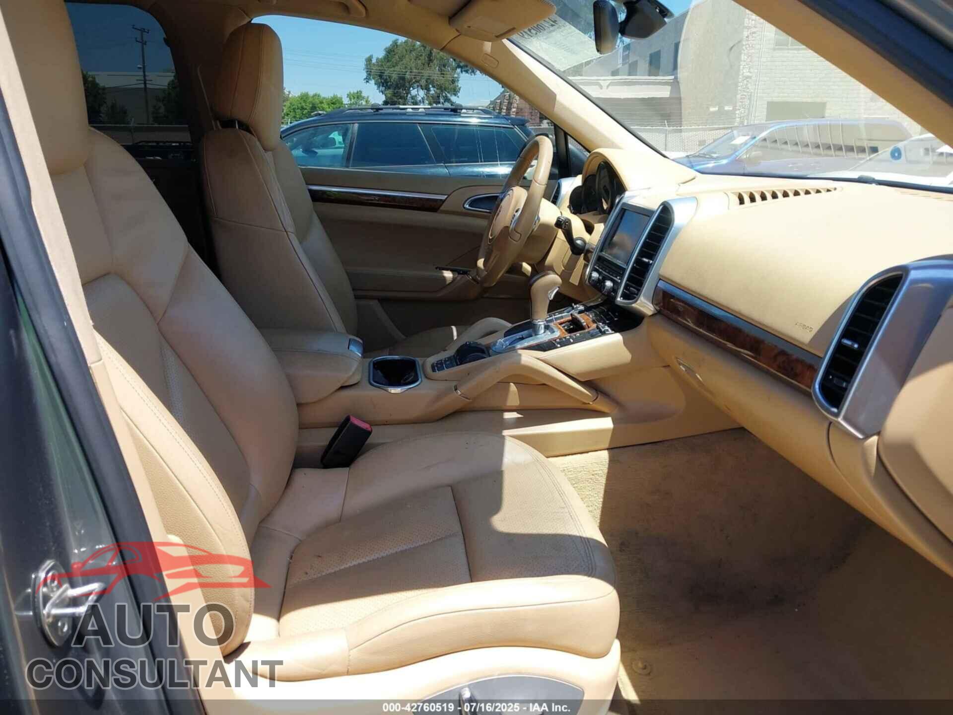 PORSCHE CAYENNE 2011 - WP1AB2A25BLA44196